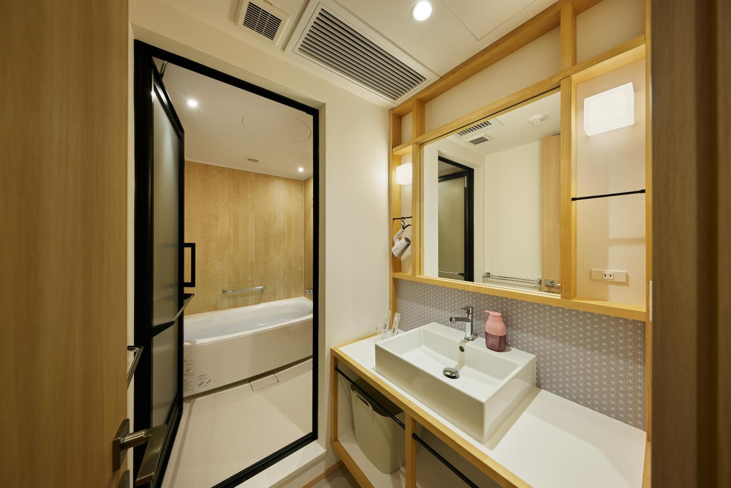 Twin Room with Kitchen - Photo 2