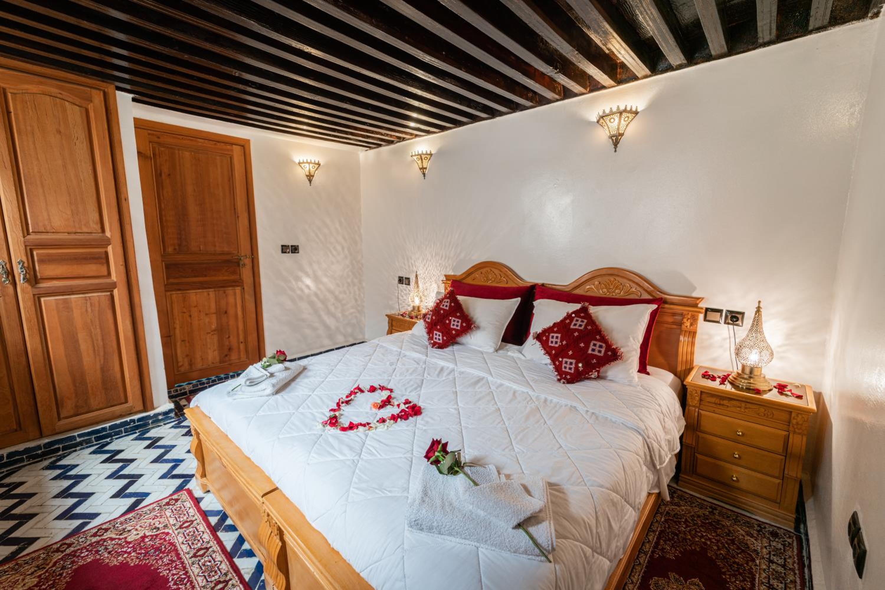 Standard Double or Twin Room - Photo 13