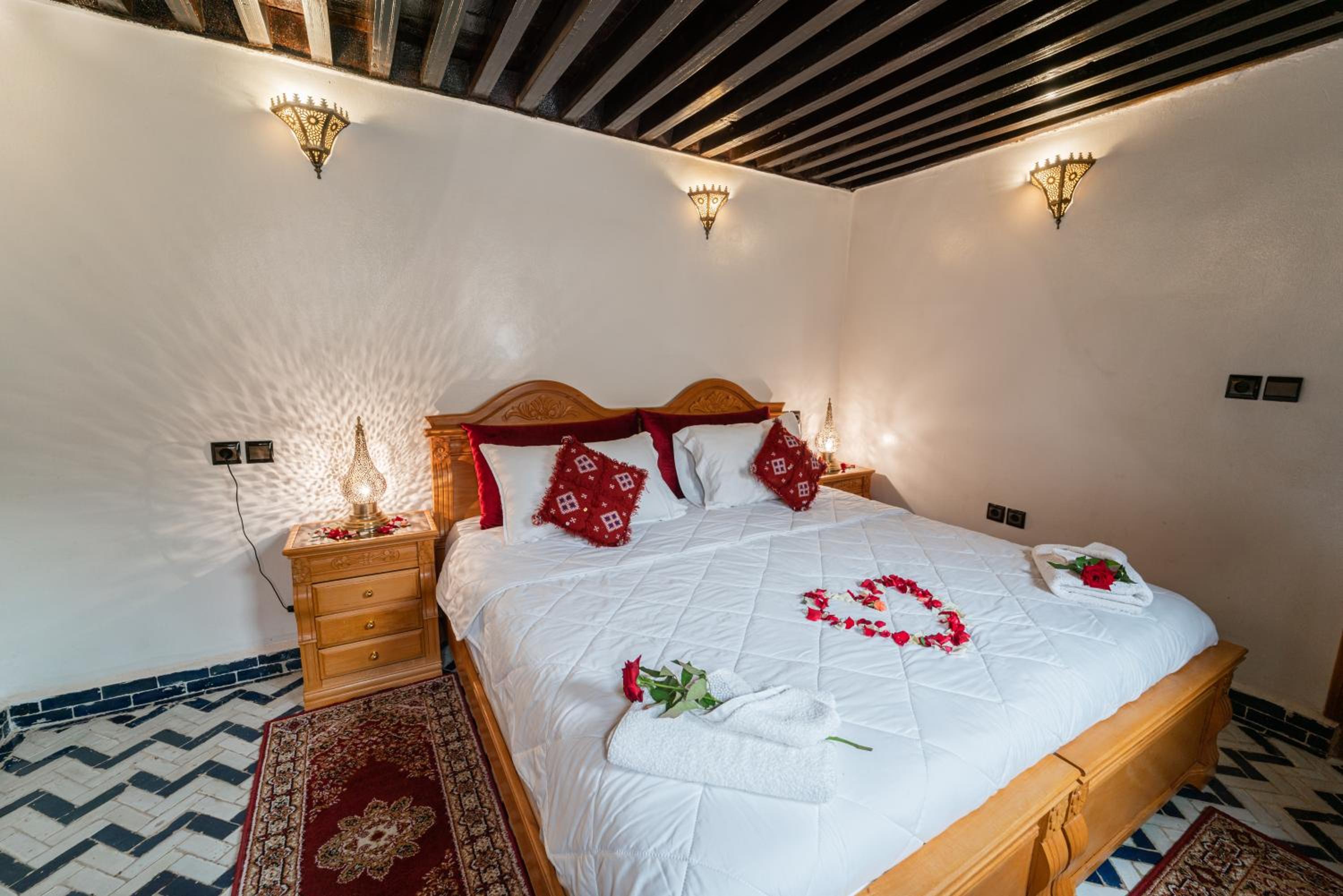 Standard Double or Twin Room - Photo 7