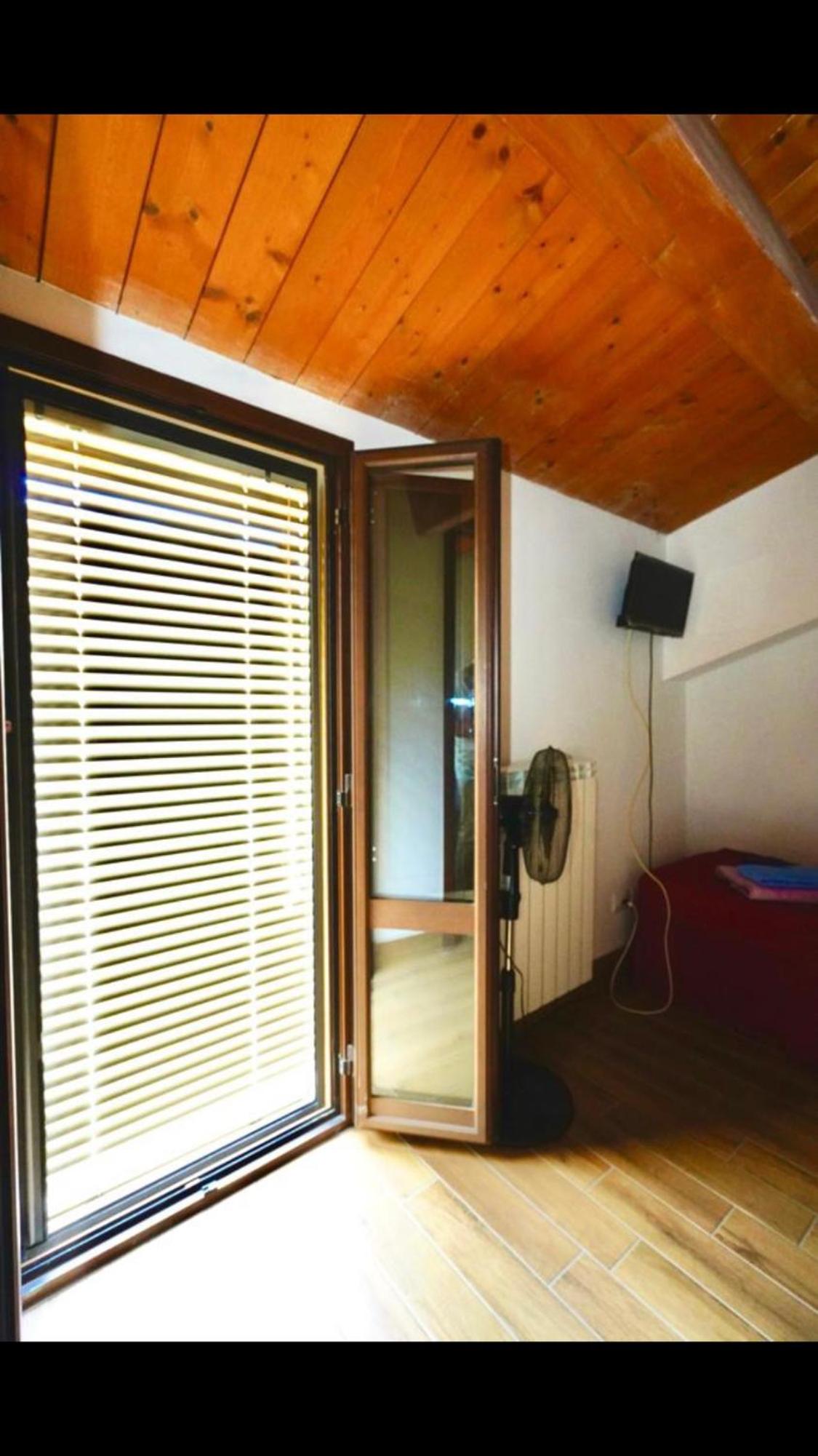 Single Room with Bathroom photo 3