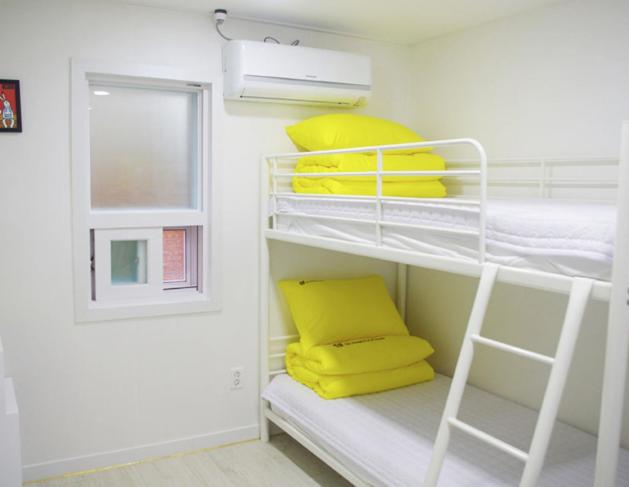 Bed In 4-Bed Male Dormitory Room photo 2
