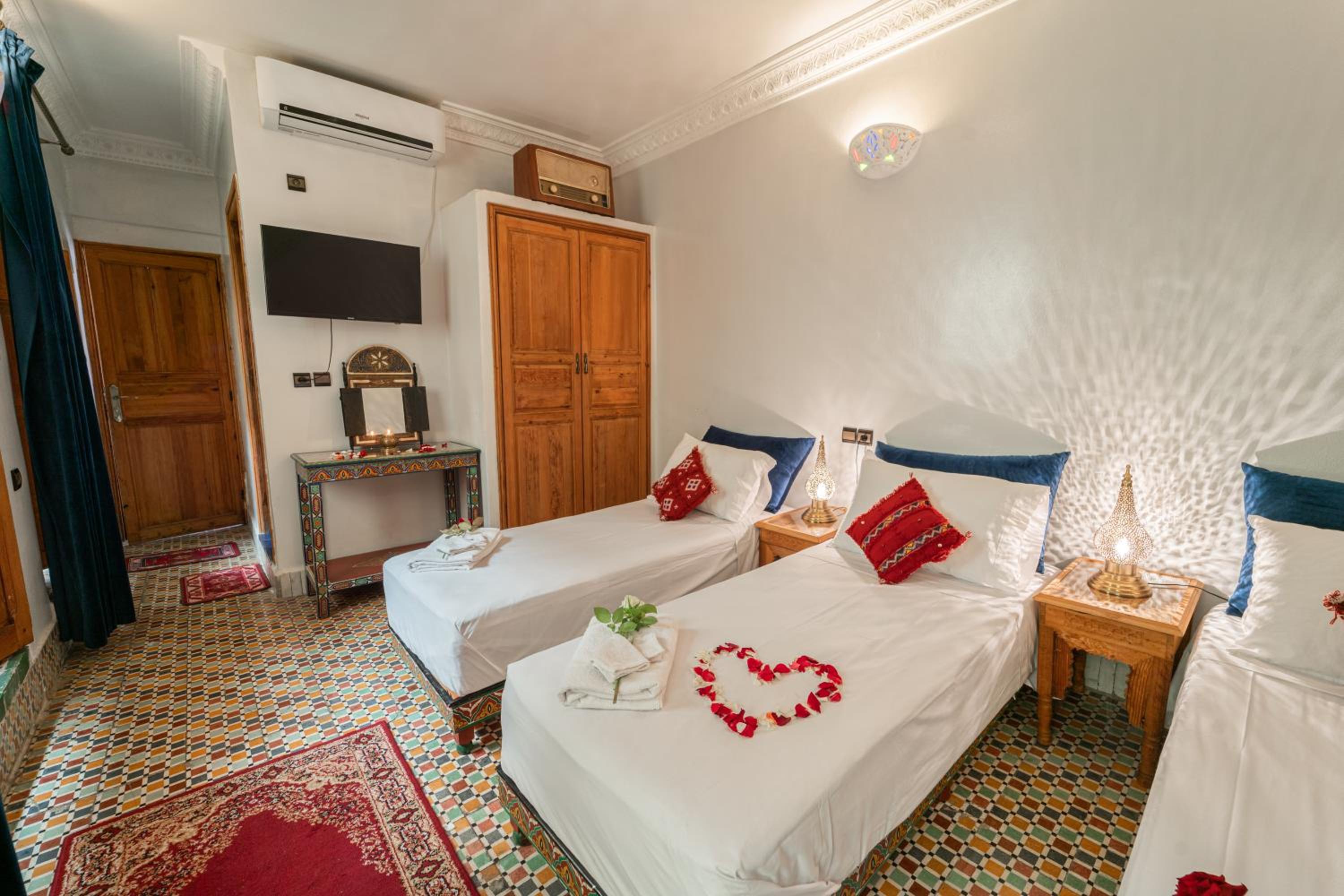 Standard Triple Room - Photo 9