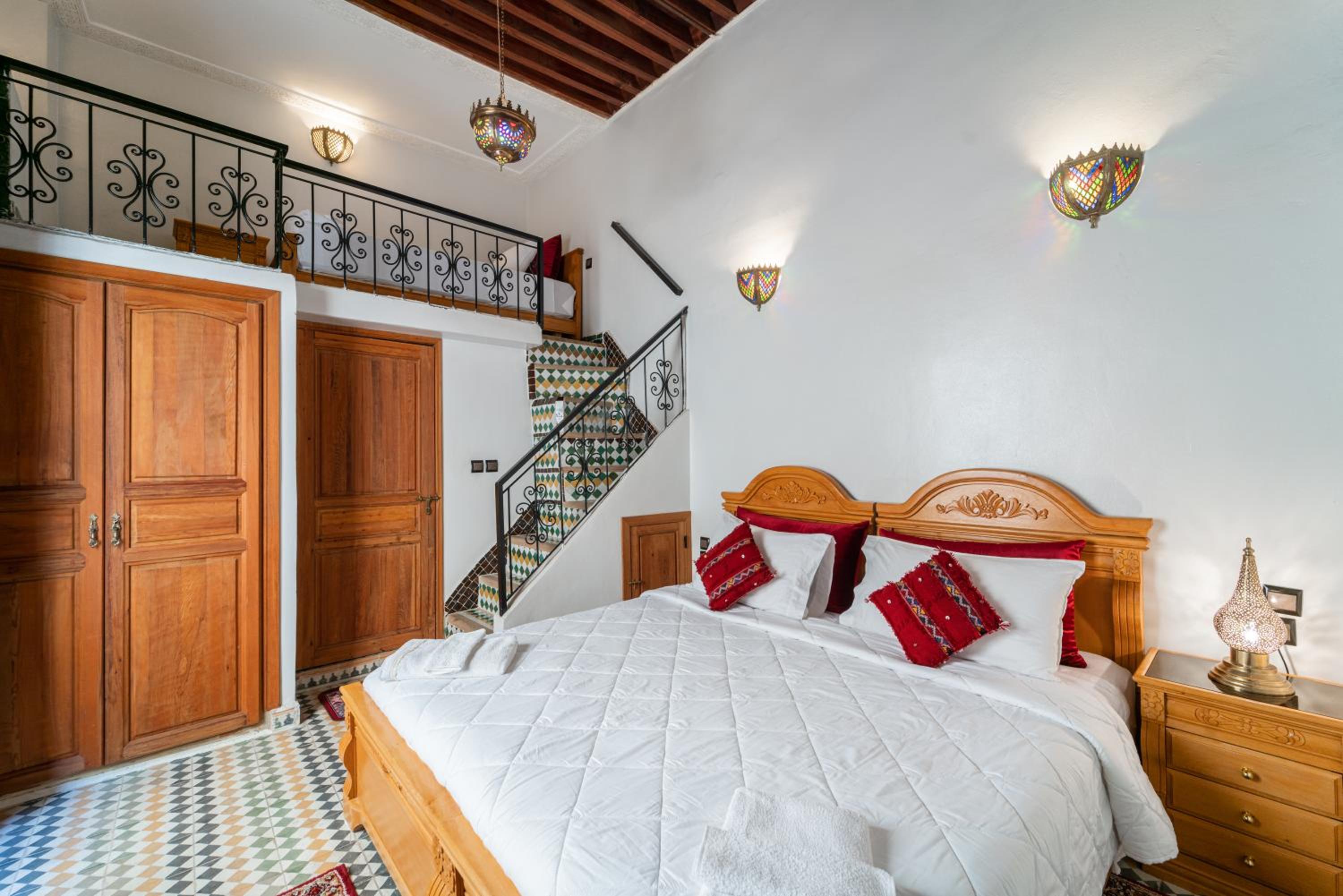 Standard Triple Room - Photo 10