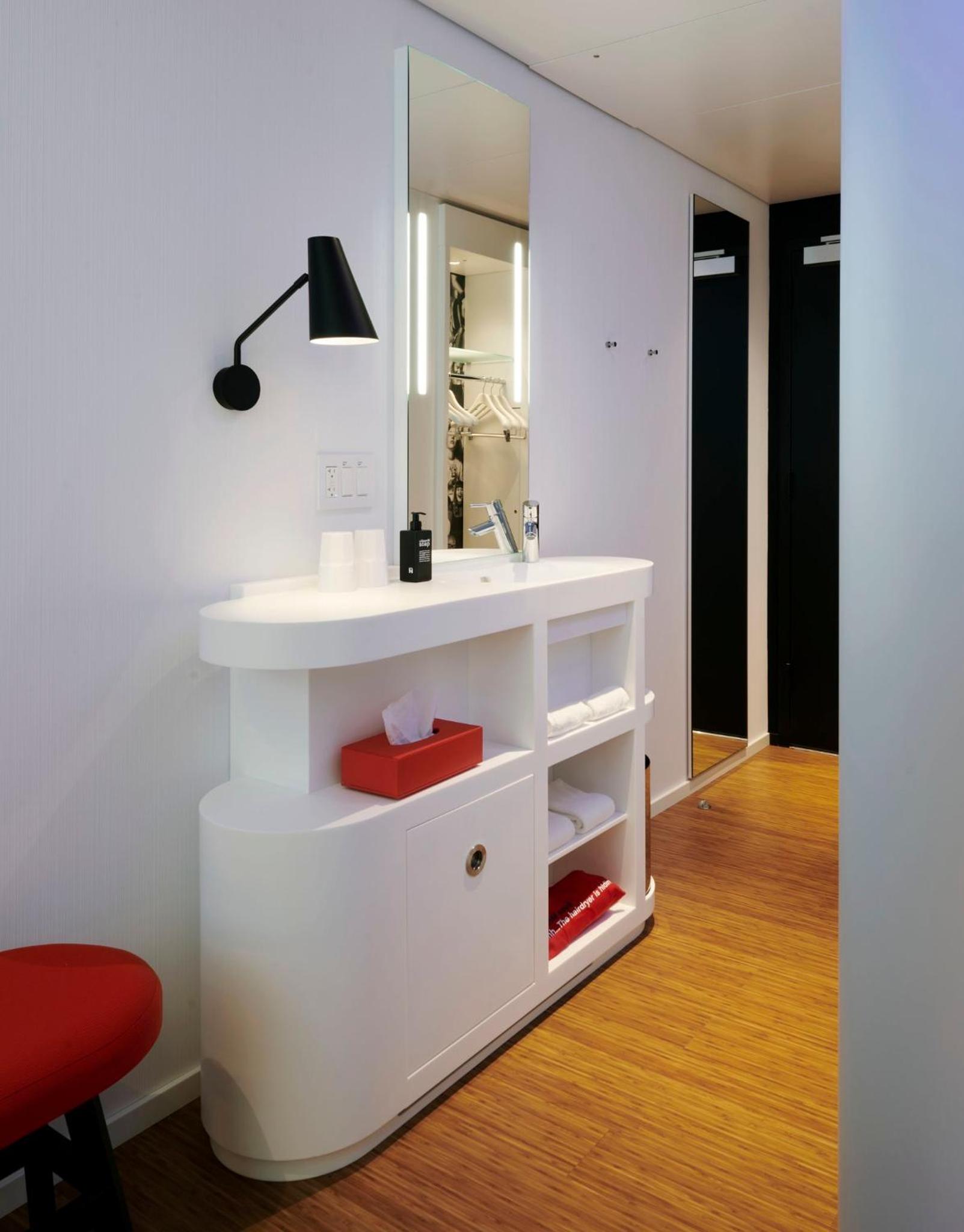 King Room City View thumbnail 6