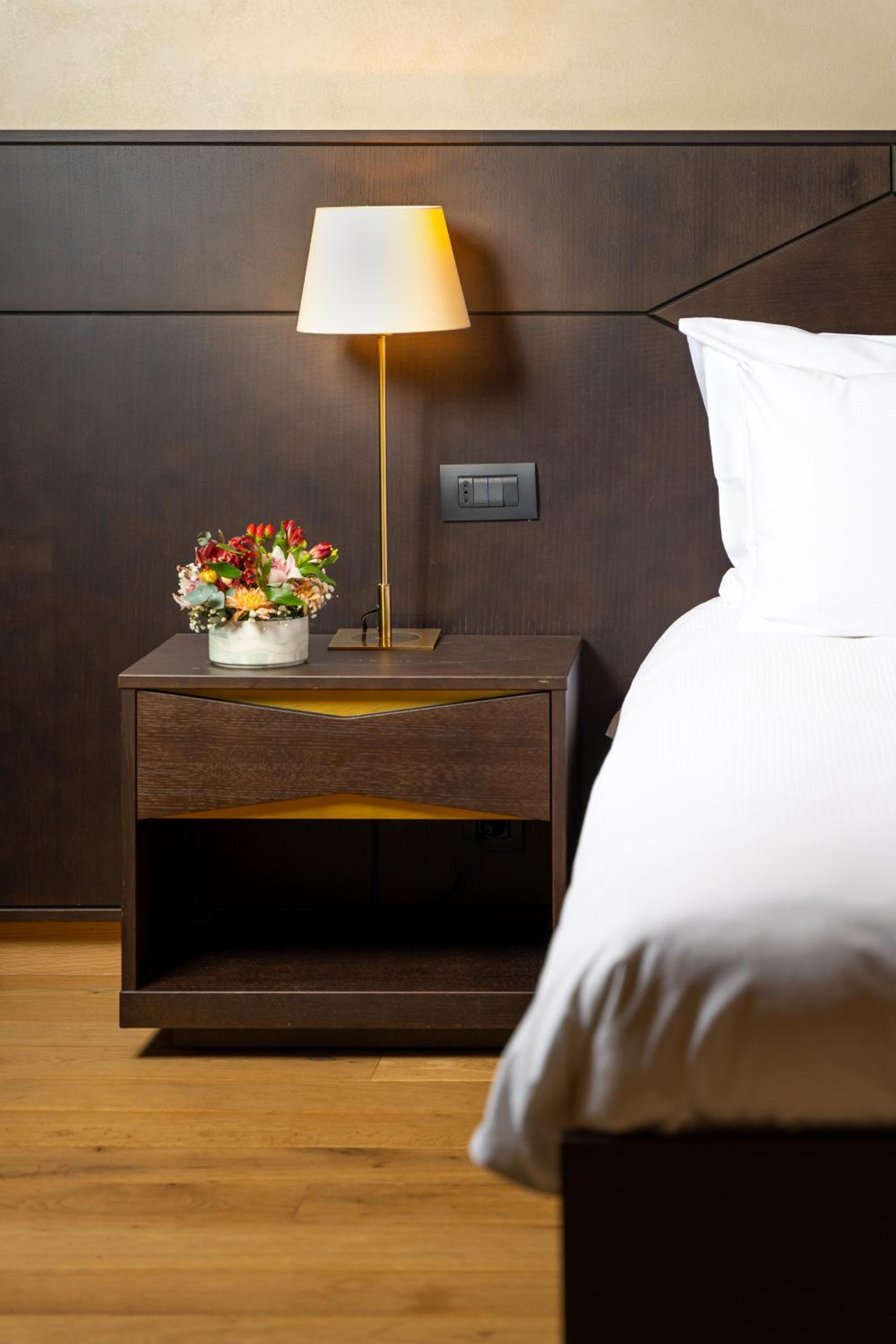 Standard Queen Room
