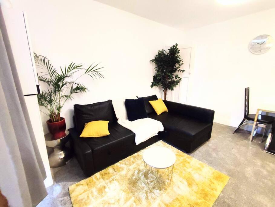 Two-Bedroom Apartment photo 2