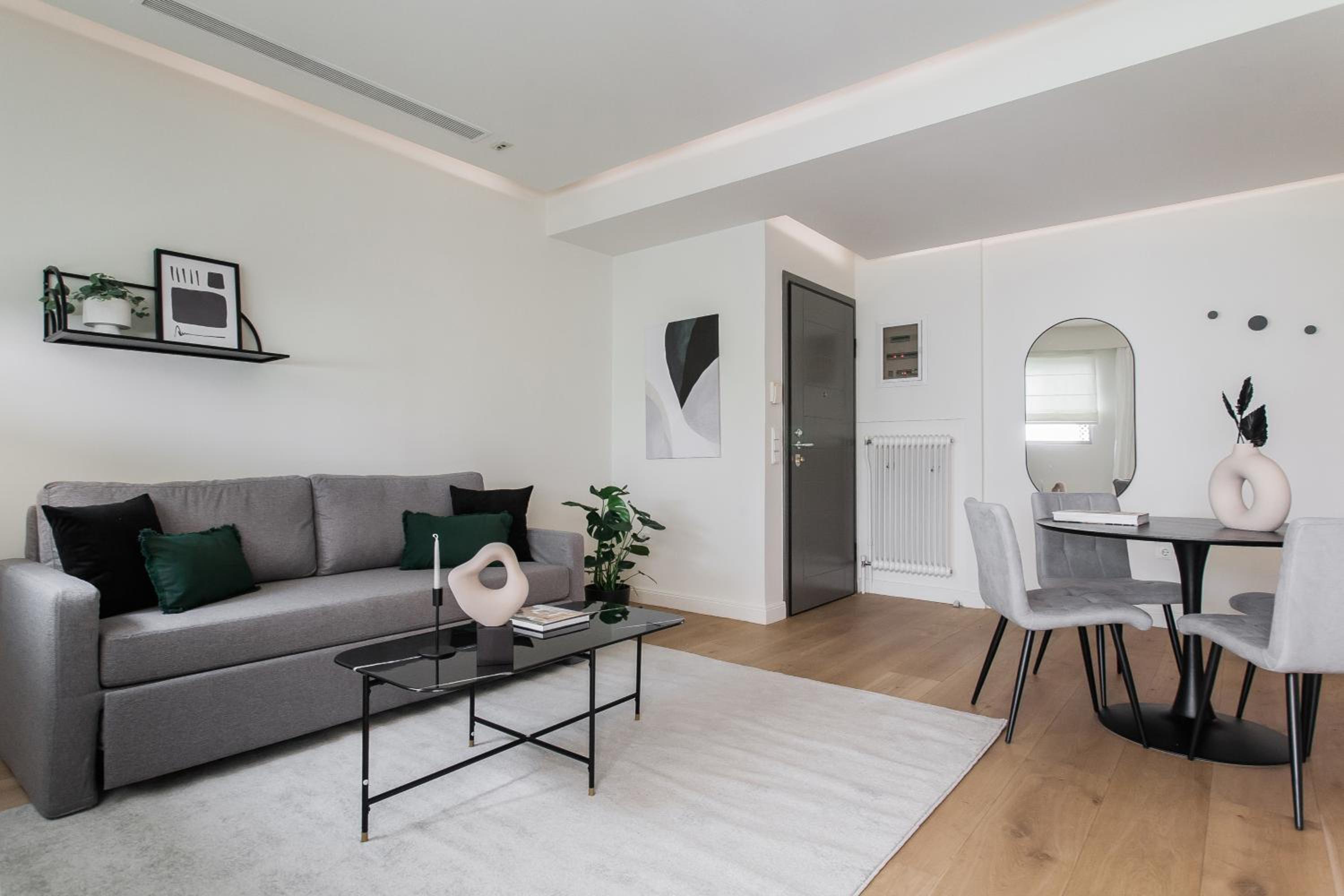 Deluxe Apartment