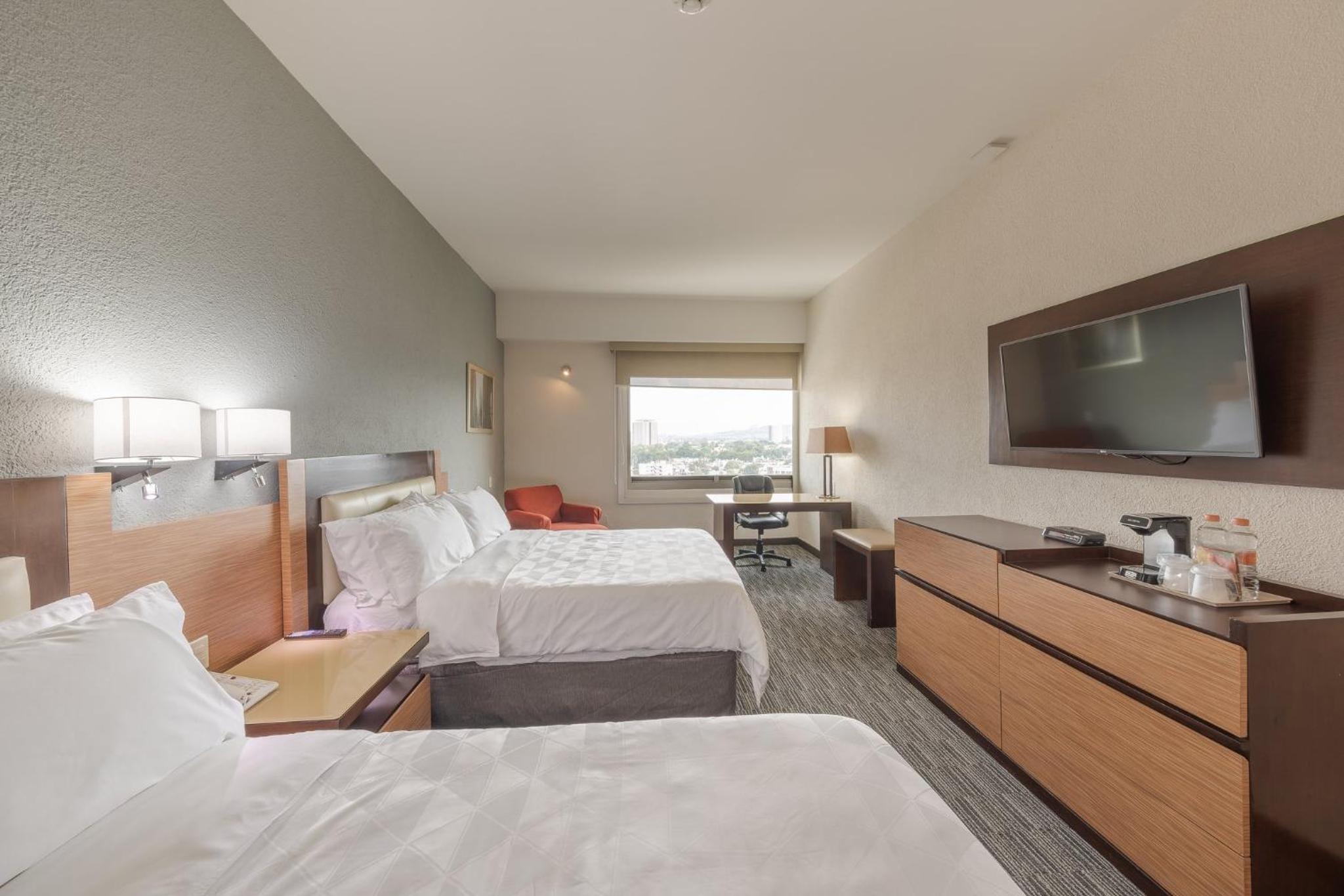 Double Room with Two Double Beds - Non-Smoking - Photo 4
