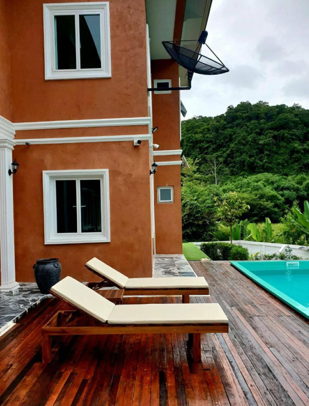 Villa with Private Pool - Photo 1