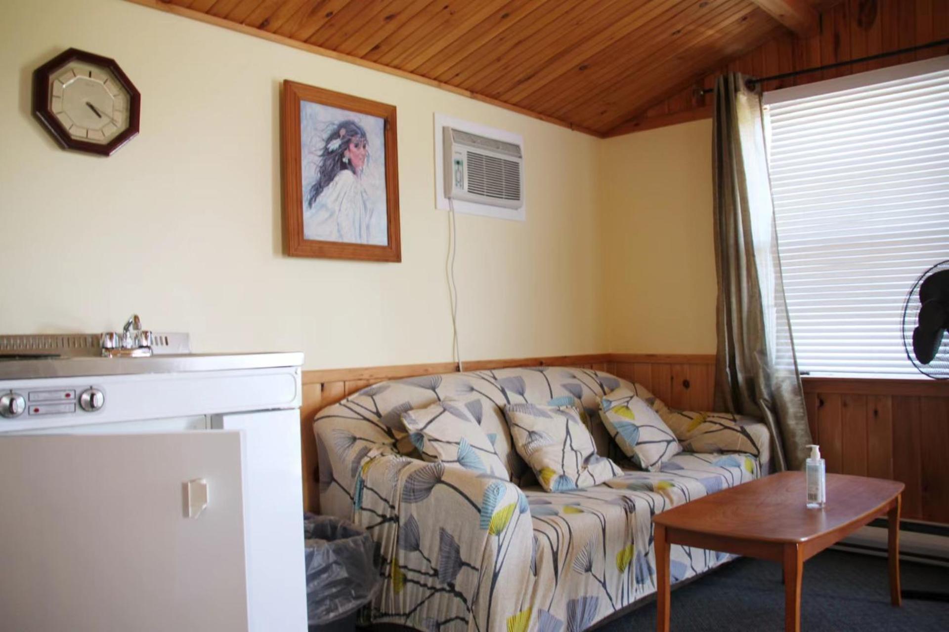 Two-Bedroom Cottage photo 3