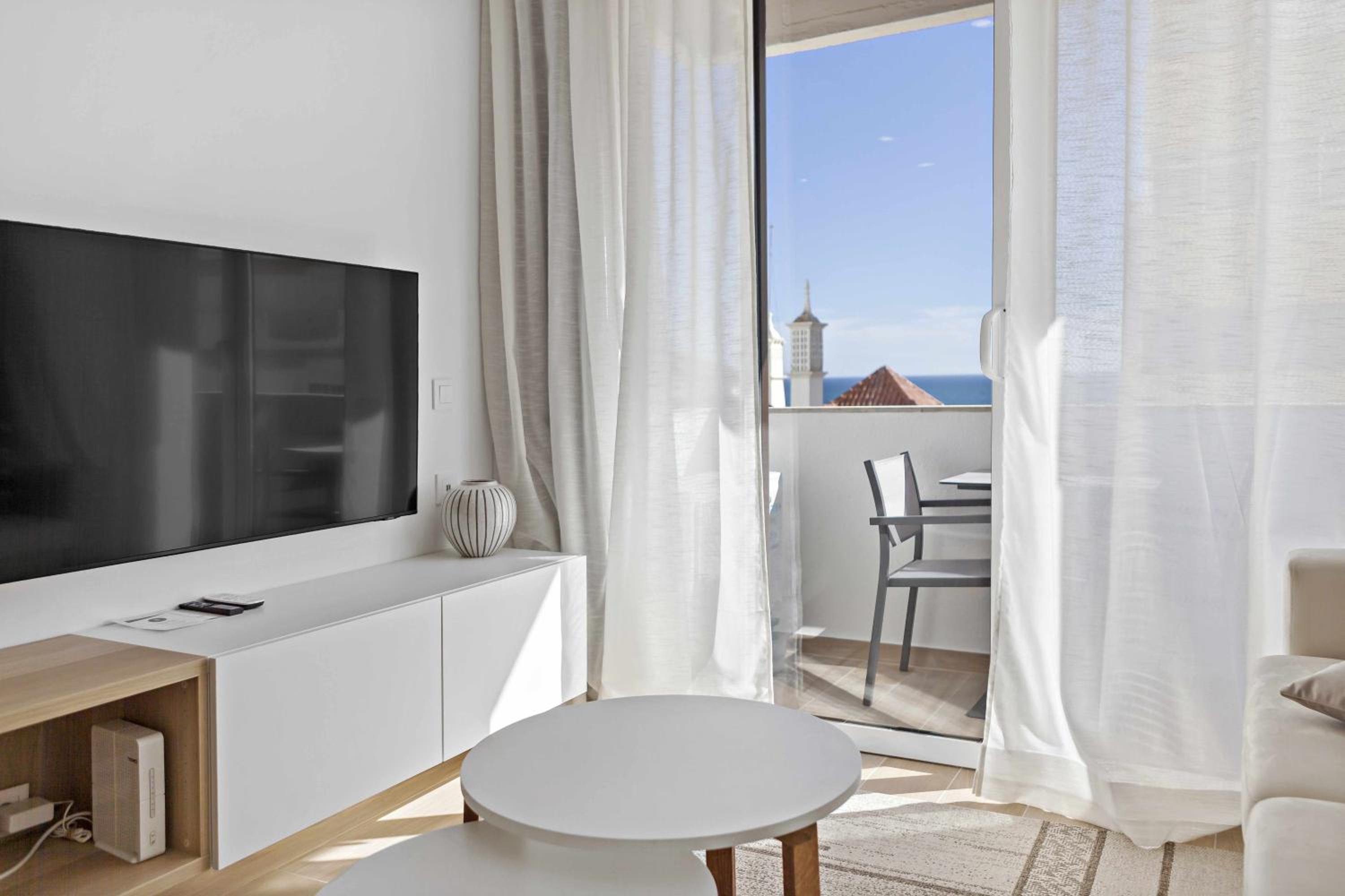 One-Bedroom Apartment photo 3
