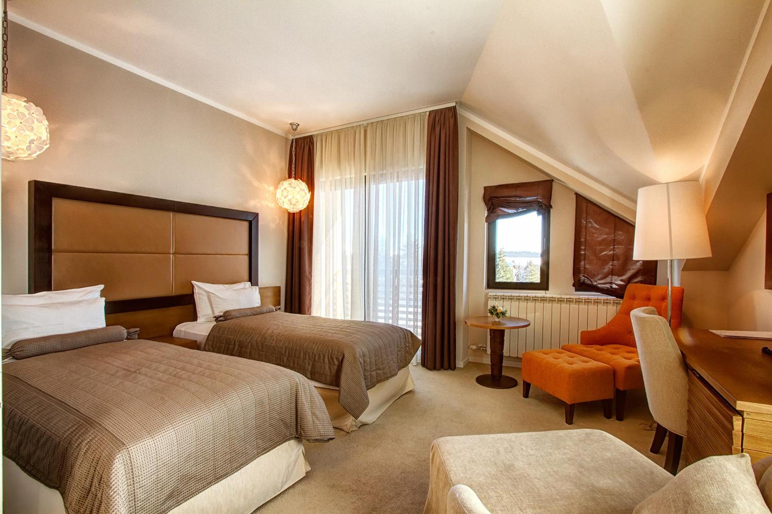 Double or Twin Room with Balcony - Photo 4