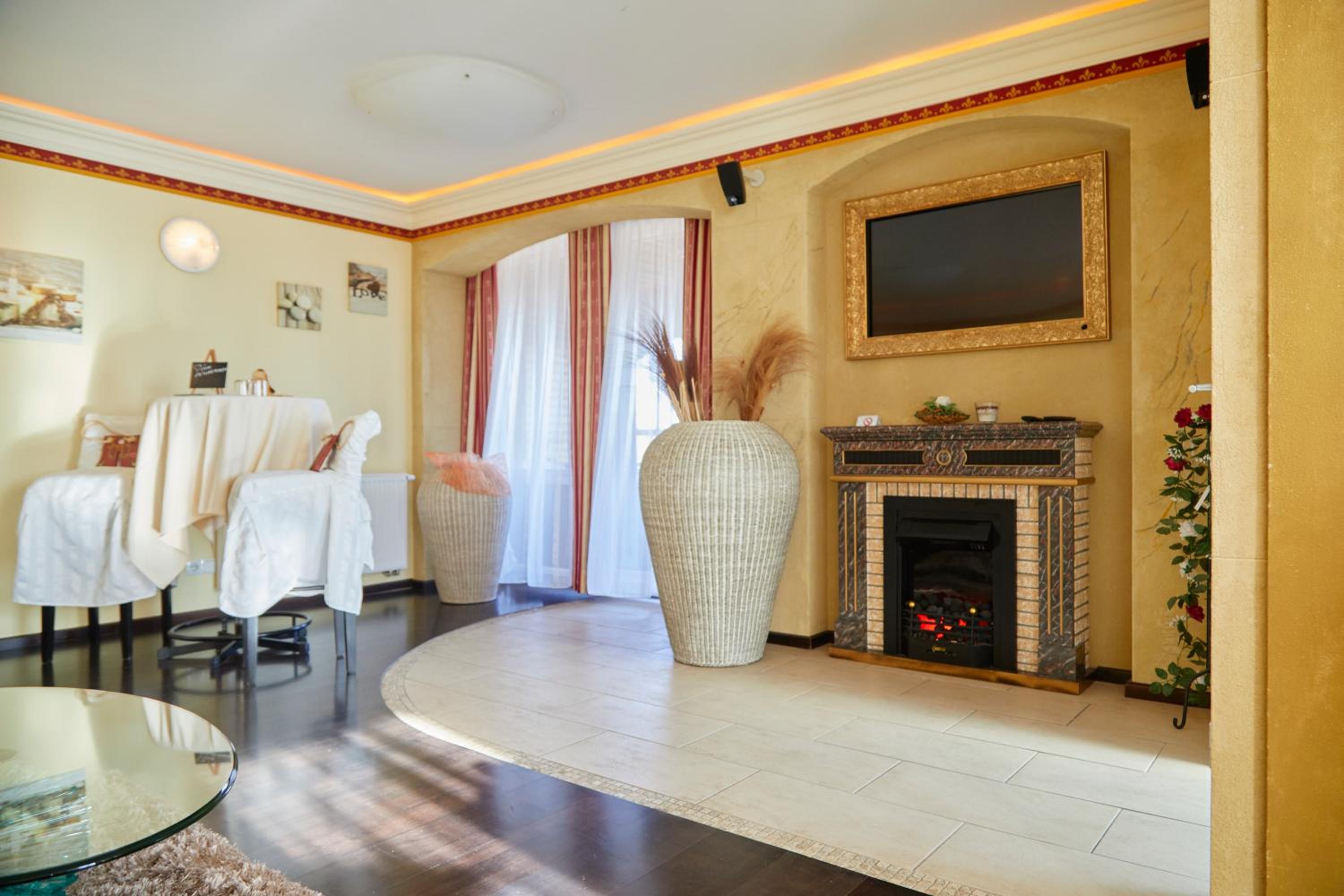Suite with Whirlpool and Sauna - Photo 7