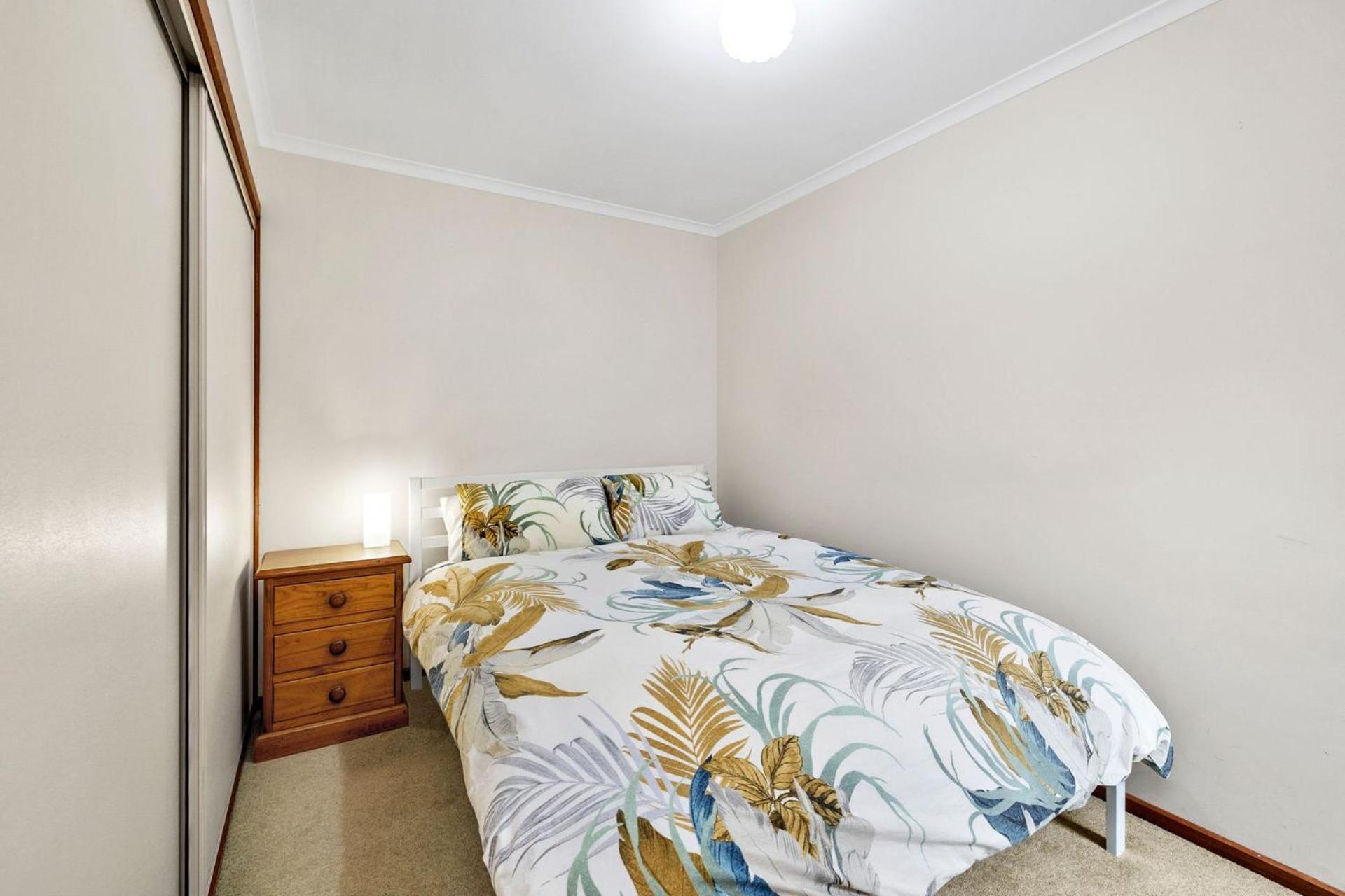 Three-Bedroom House photo 3