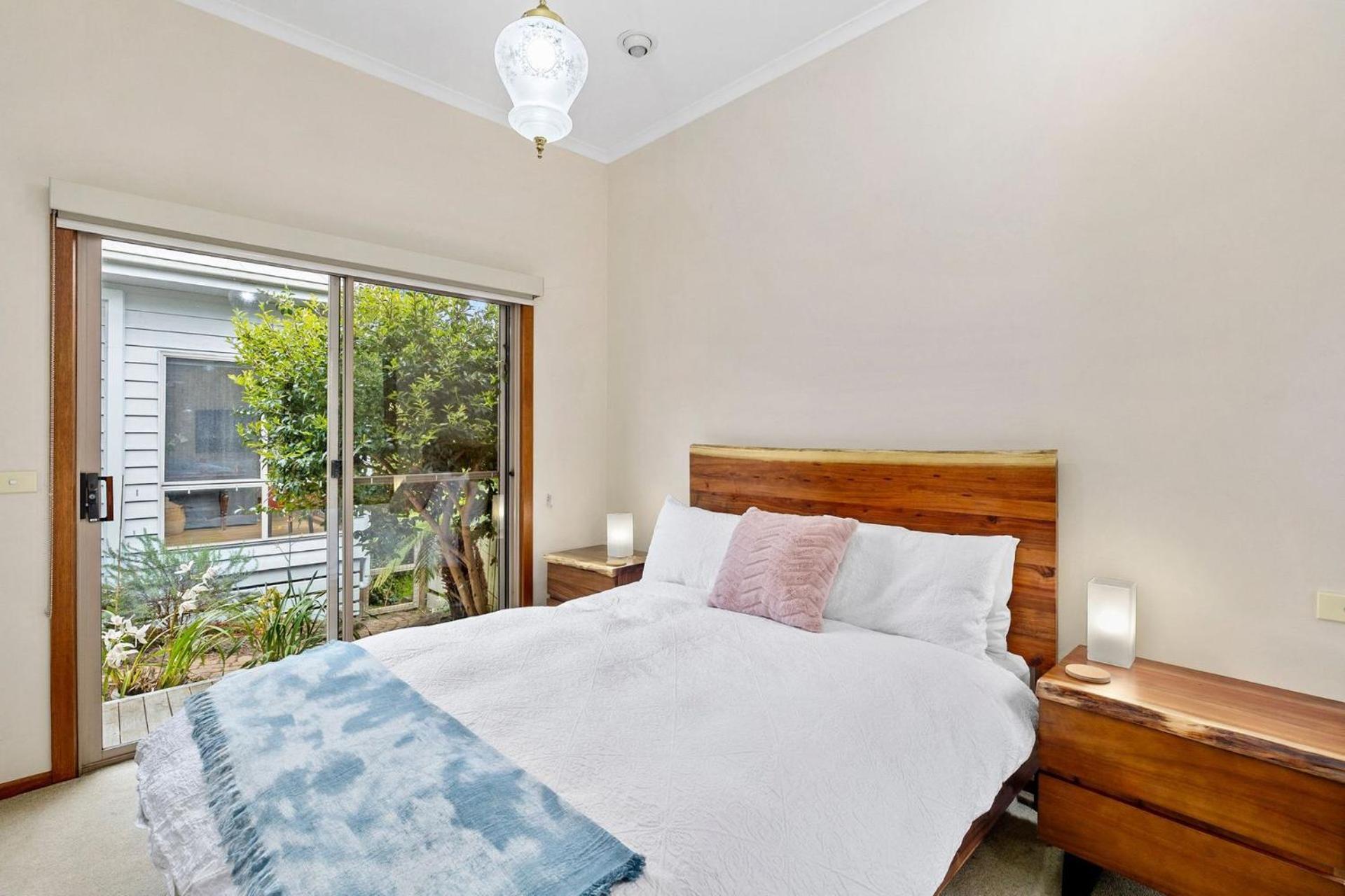 Three-Bedroom House photo 2