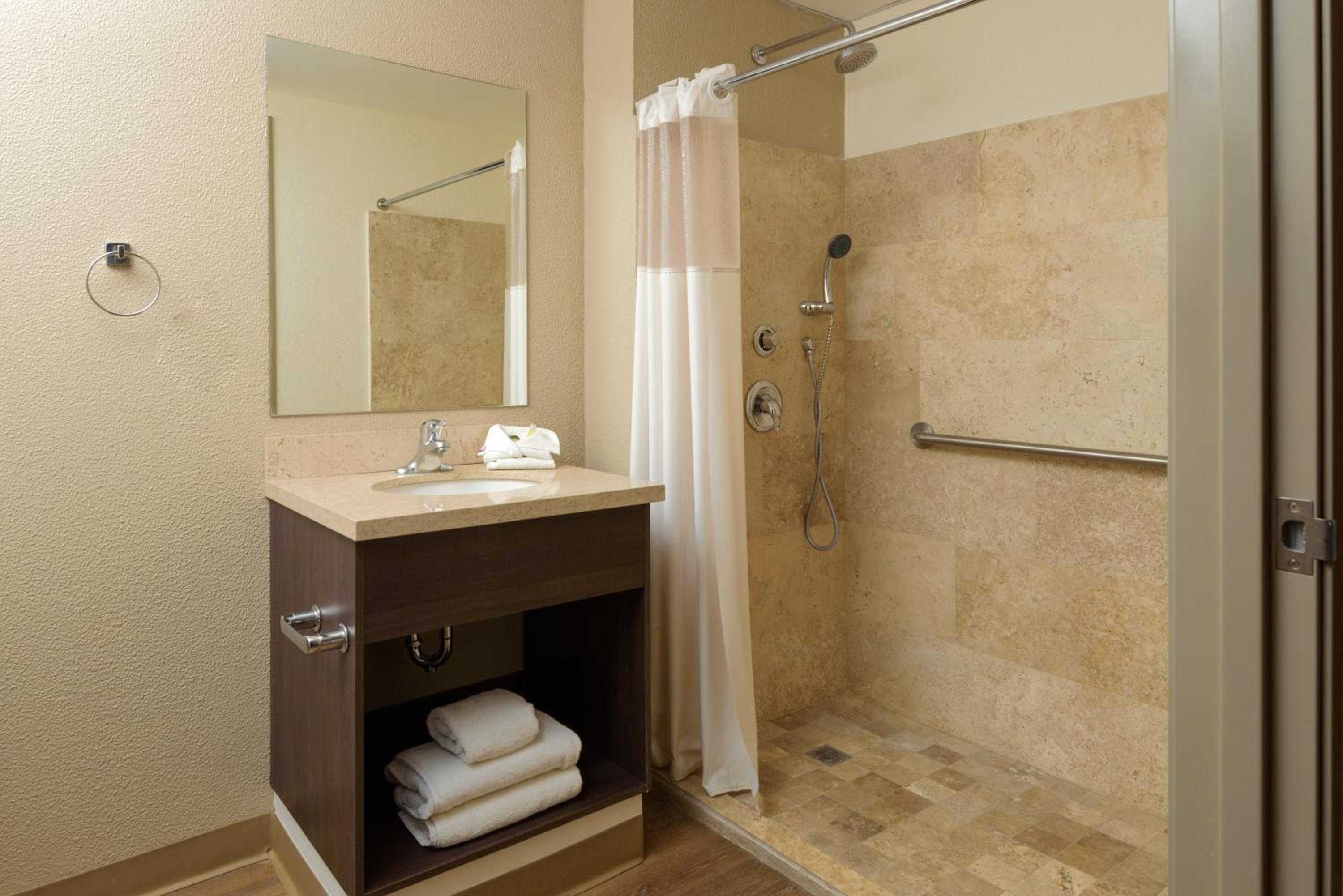 Queen Suite photo 2