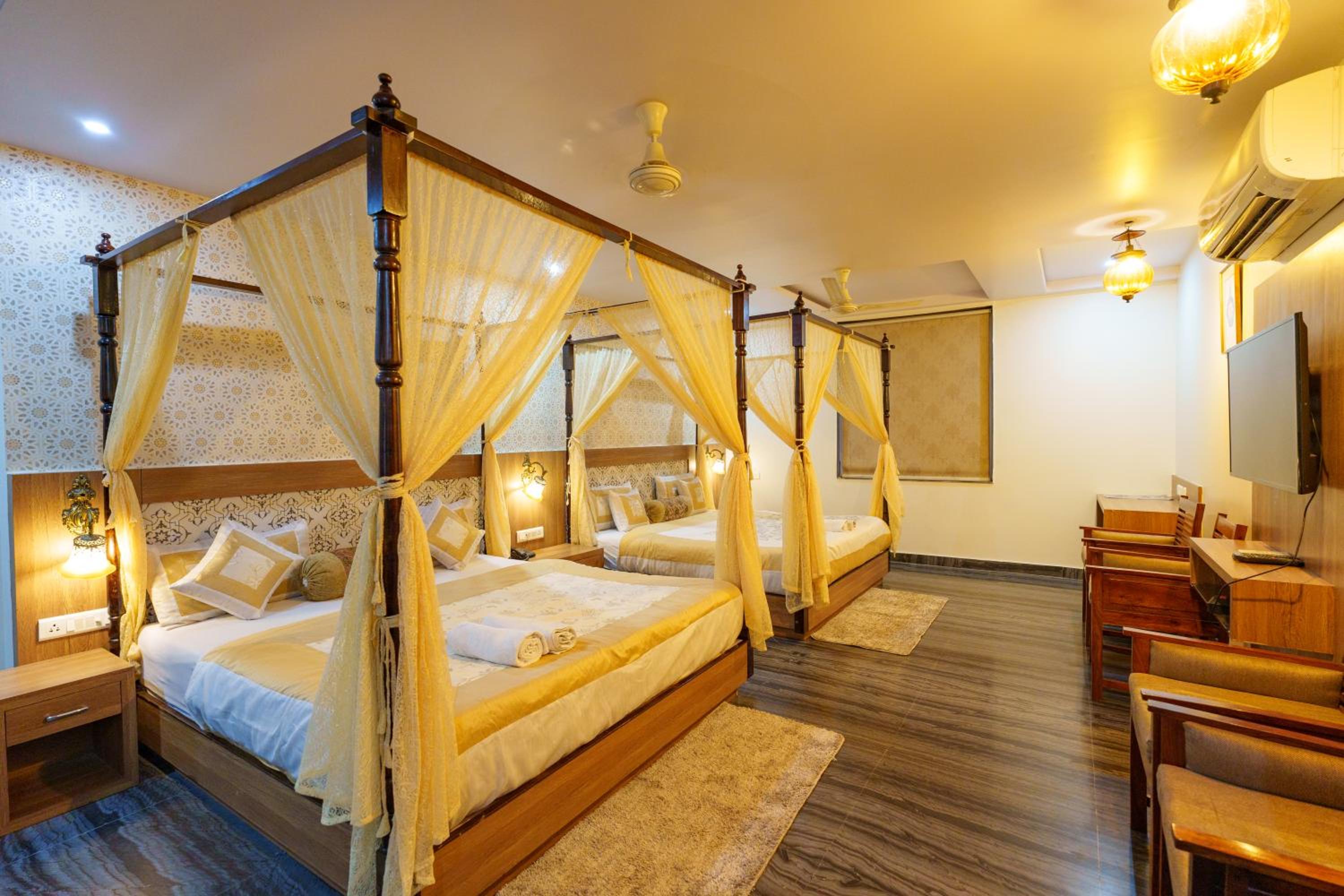 Deluxe Family Suite