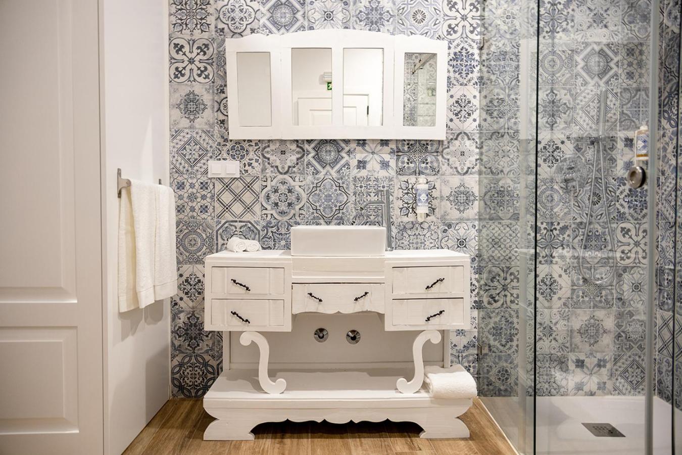 Suite - Photo 2