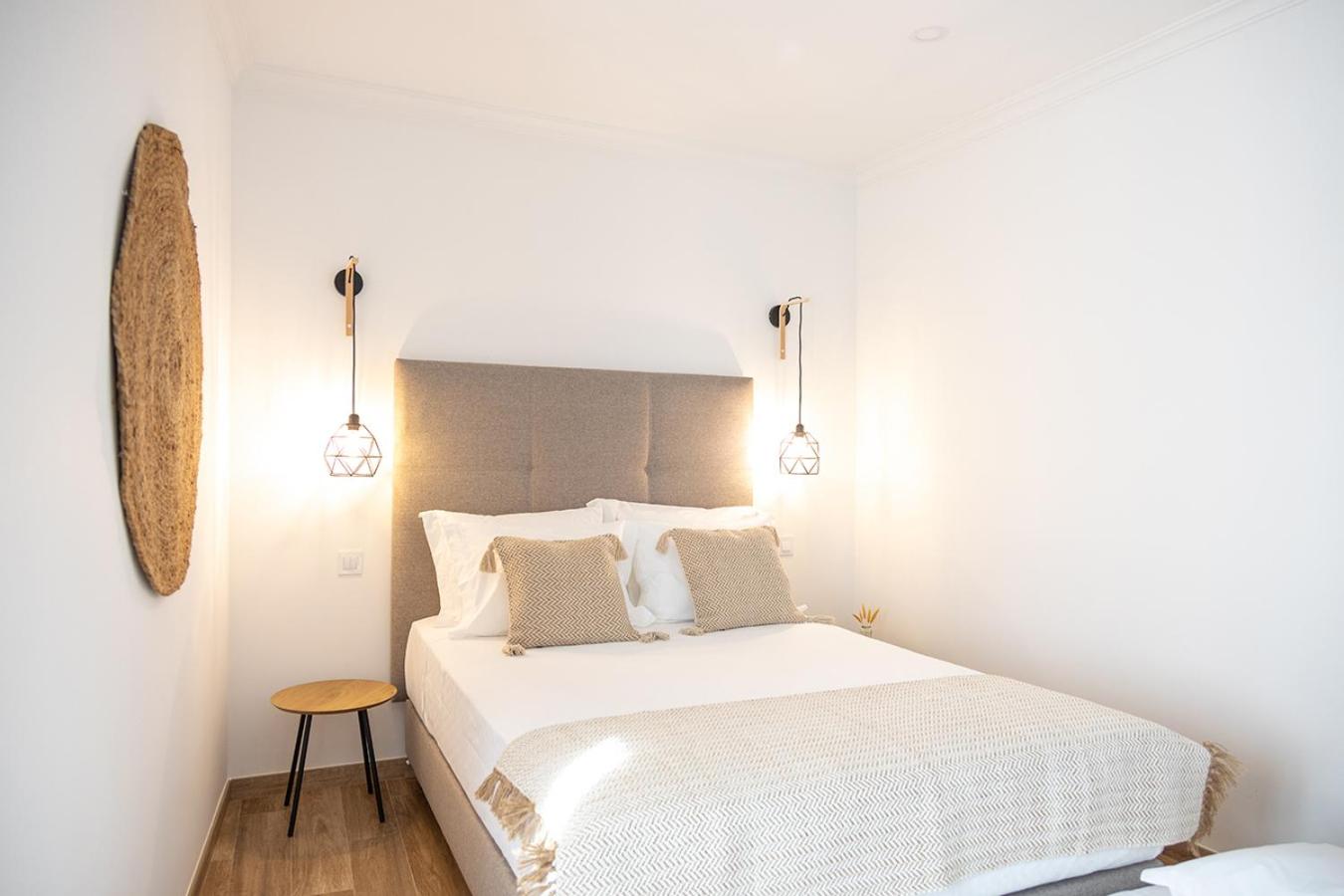 Suite - Photo 13
