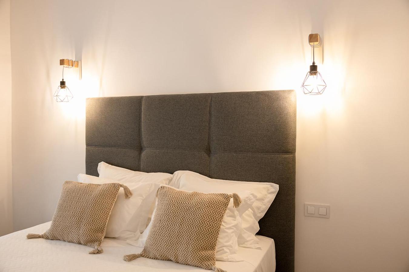 Suite - Photo 15