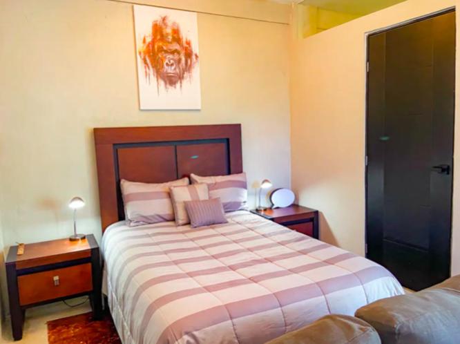 Five-Bedroom House - Photo 13