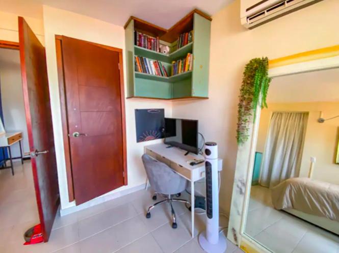 Five-Bedroom House - Photo 6