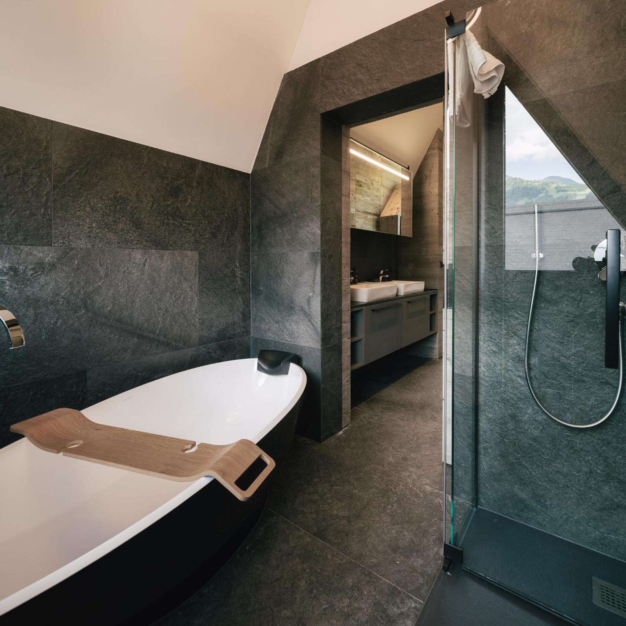 Executive Suite - Photo 7