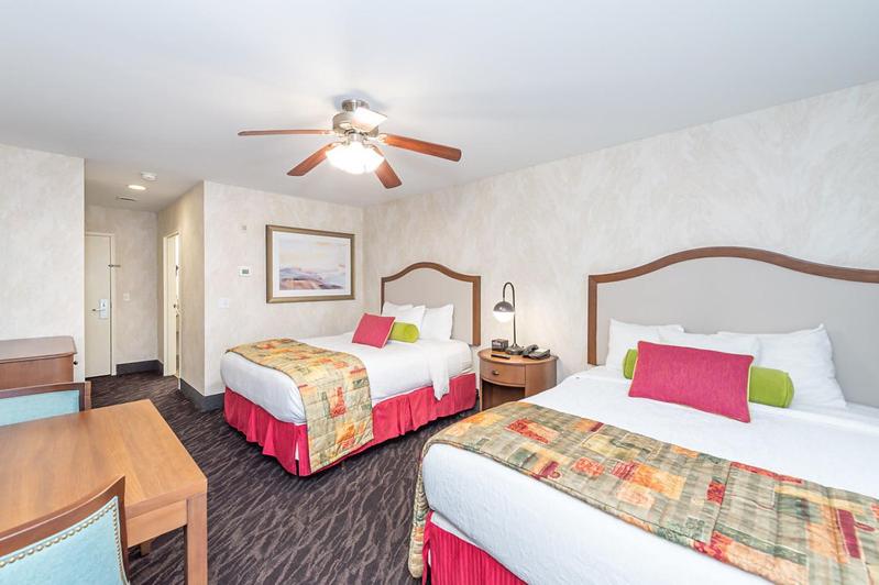 Queen Room with Two Queen Beds, Non-Smoking - Photo 3