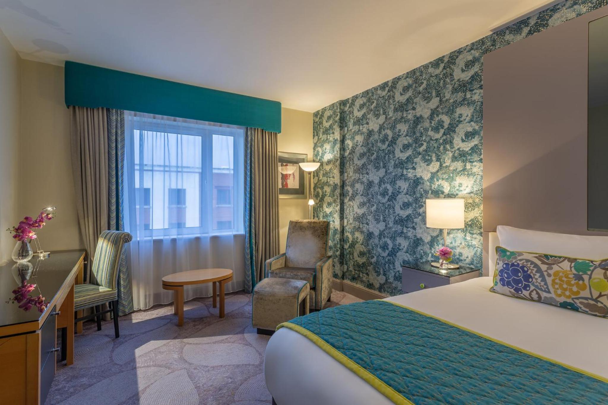 Premium King Room - Lounge Access - Photo 4