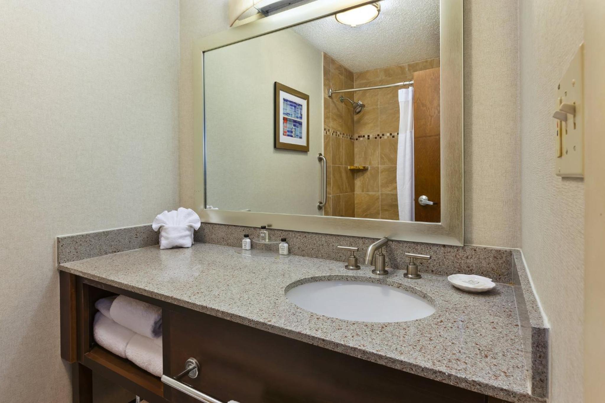 Standard King Room - Photo 4