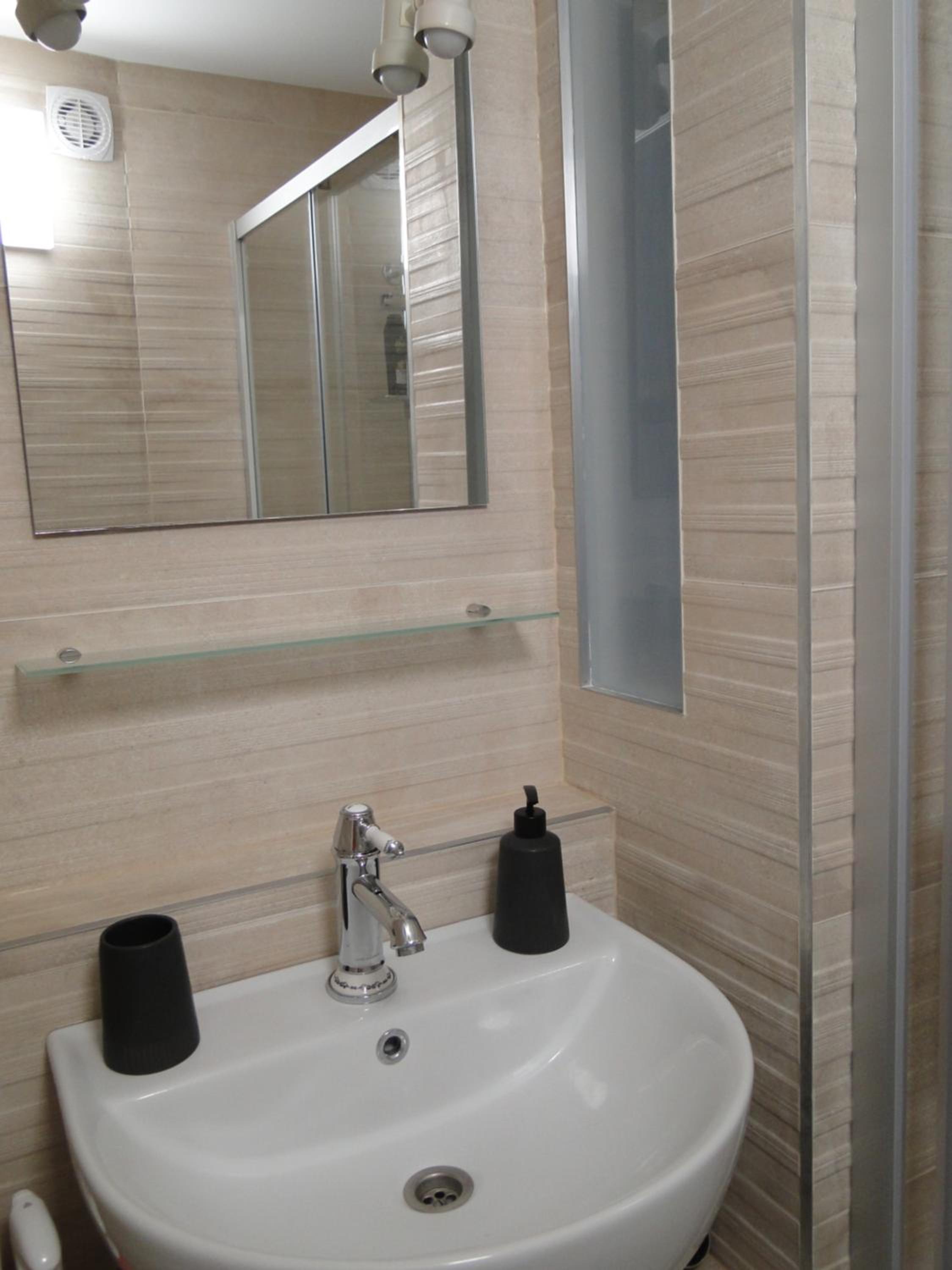 Apartment with Sea View - Photo 24