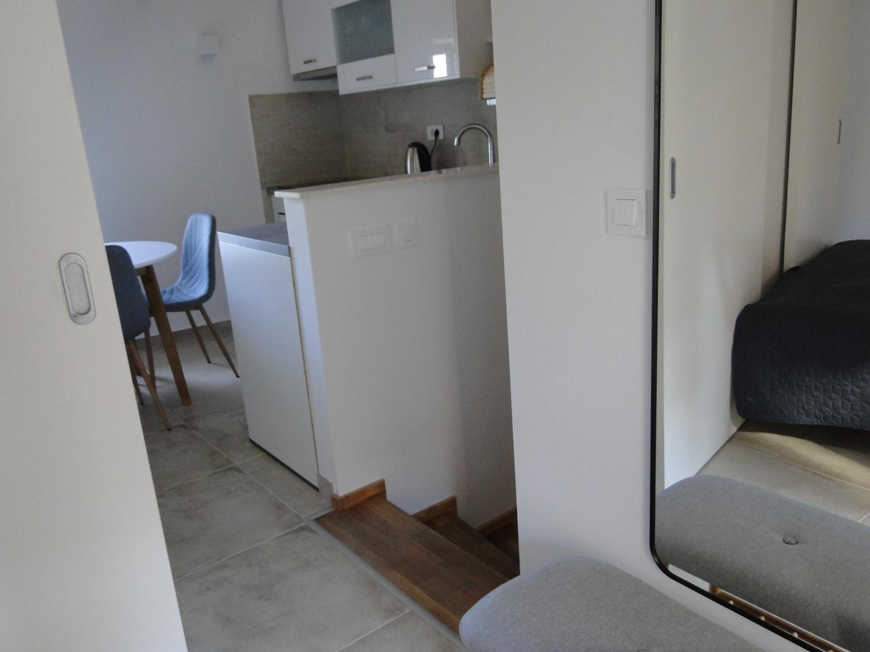 Apartment with Sea View - Photo 10