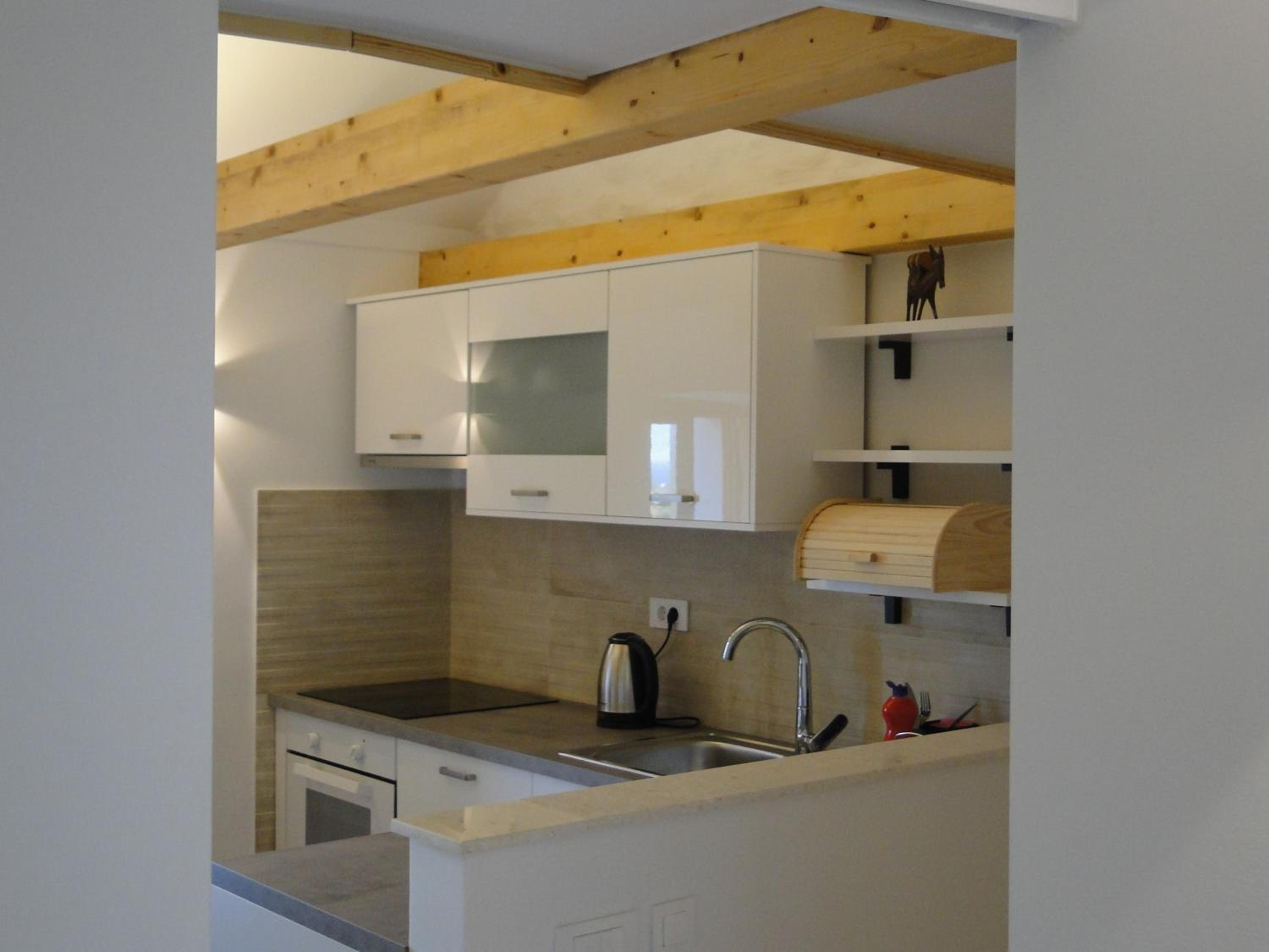 Apartment with Sea View - Photo 12
