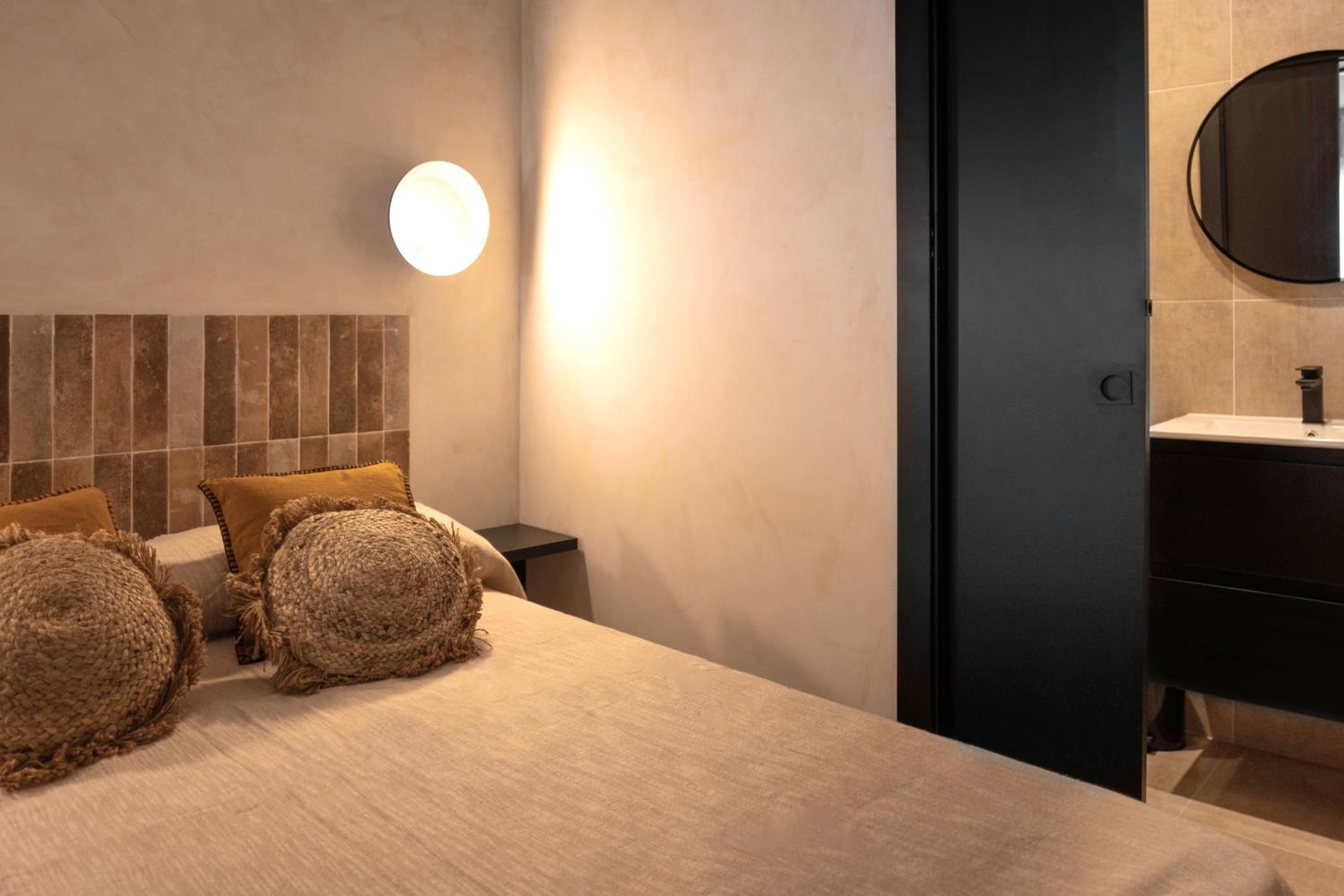 Studio Apartment photo 2