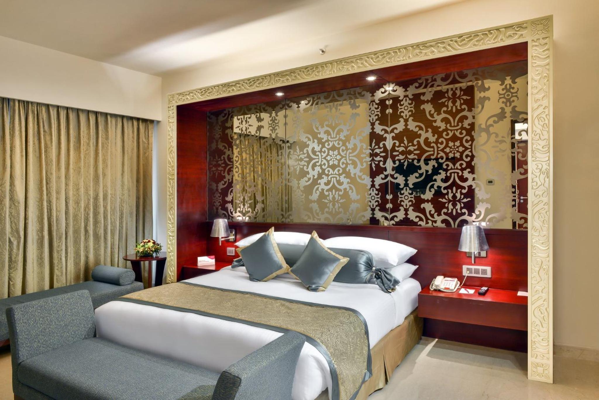 One-Bedroom King Suite - Club Floor One-Bedroom King Suite - Club Floor
