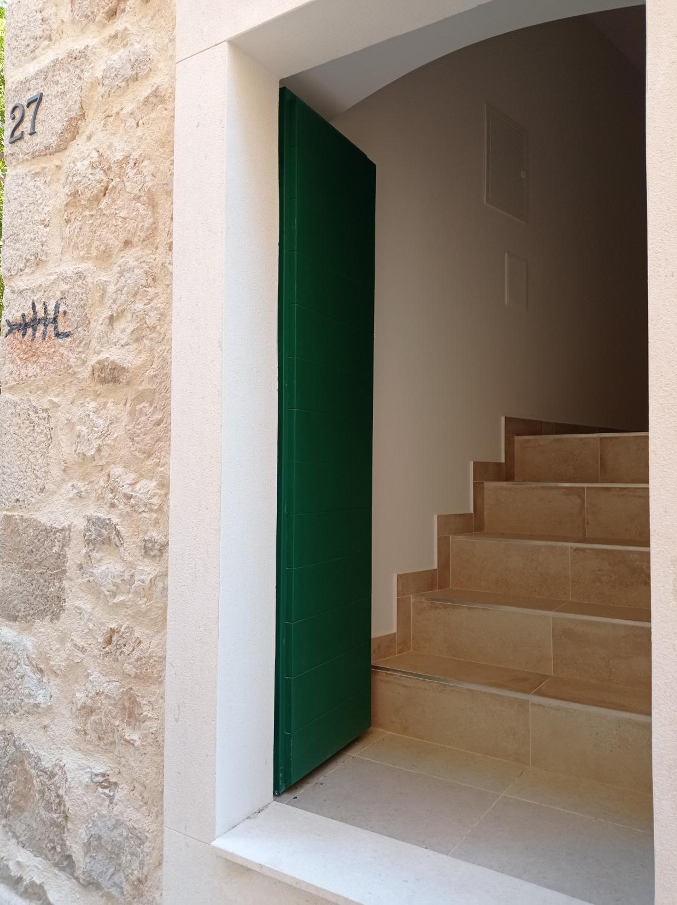 Apartment with Sea View - Photo 13