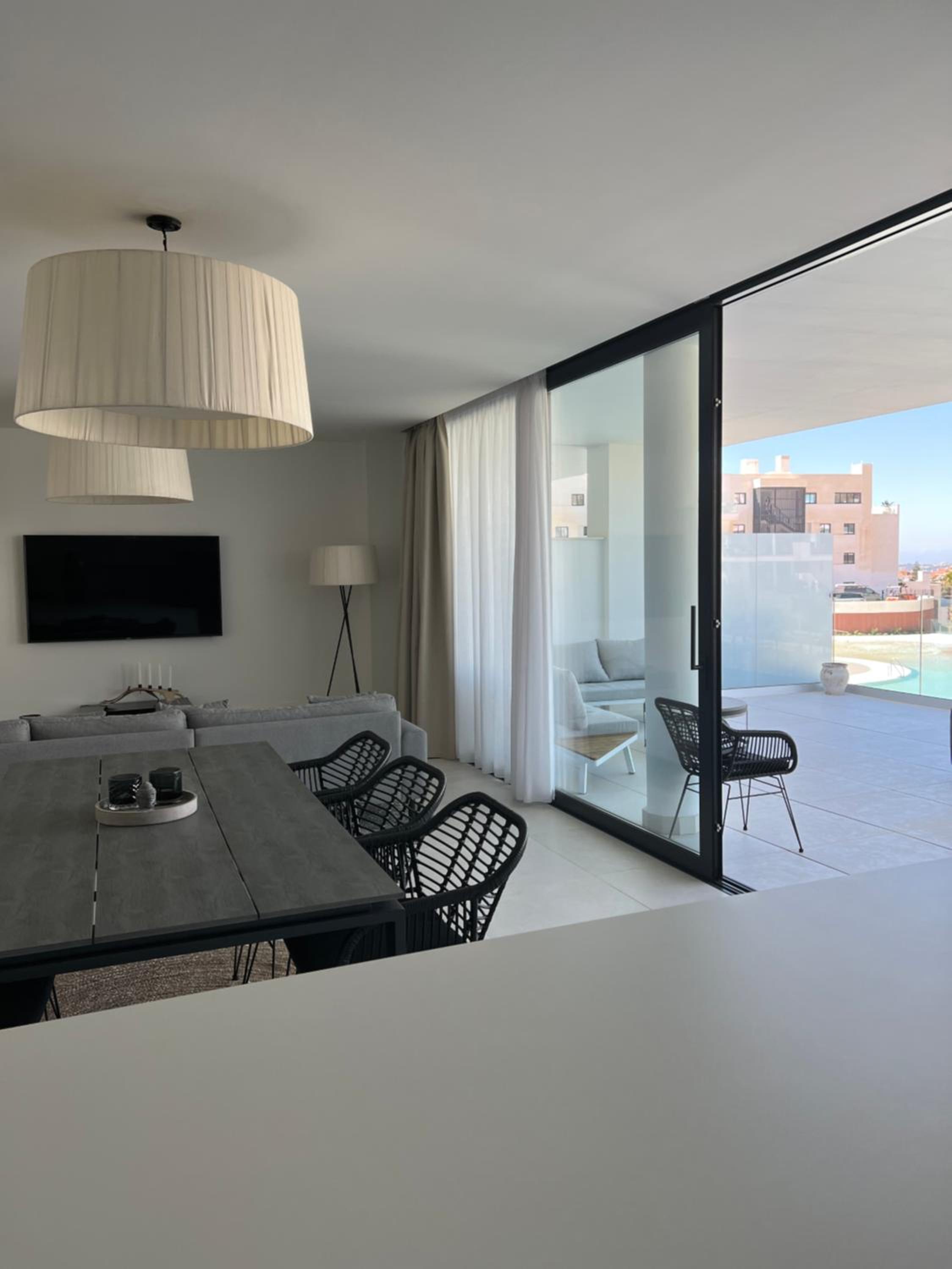 Apartamento con vista a la piscina