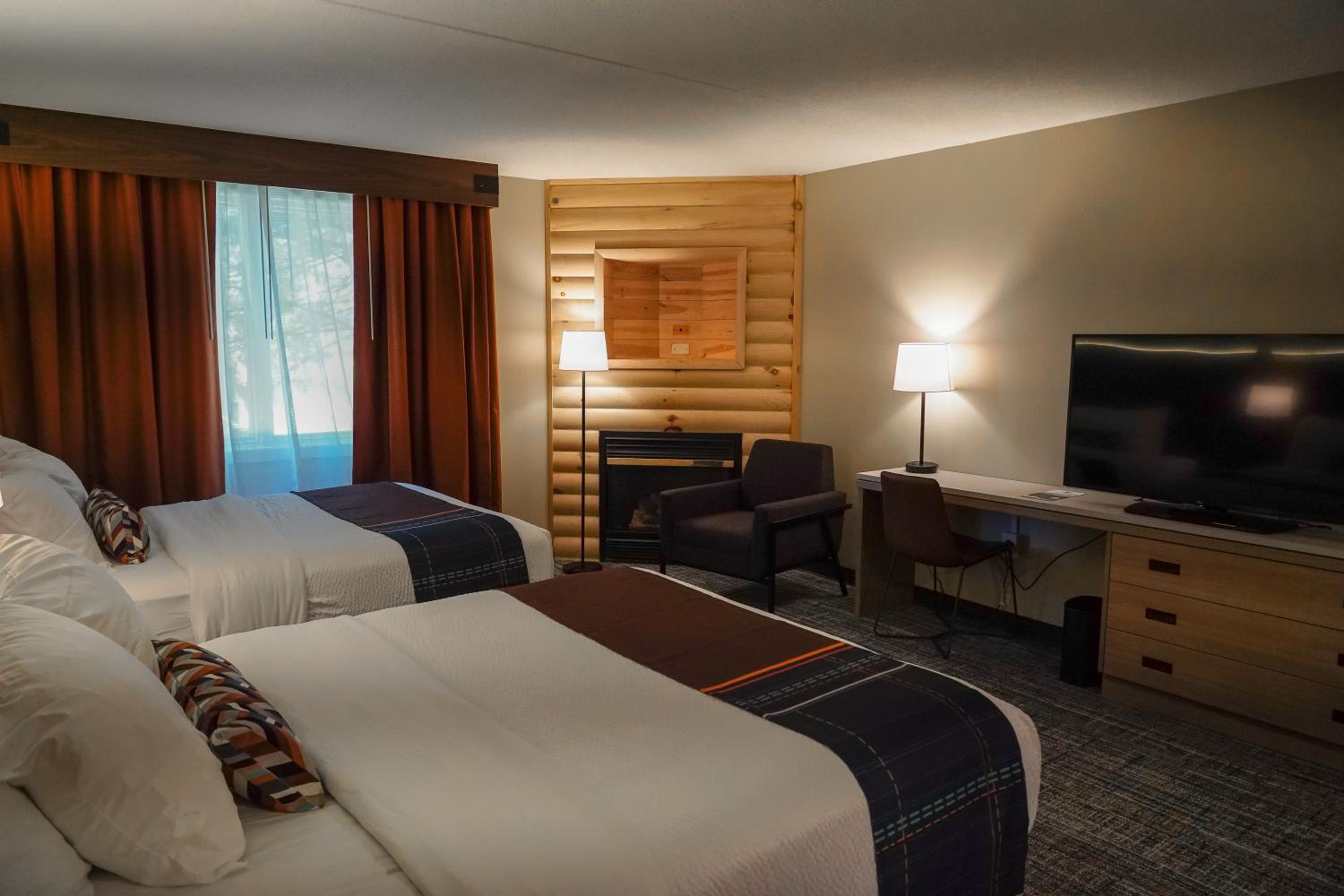 Deluxe Queen Room - Photo 3