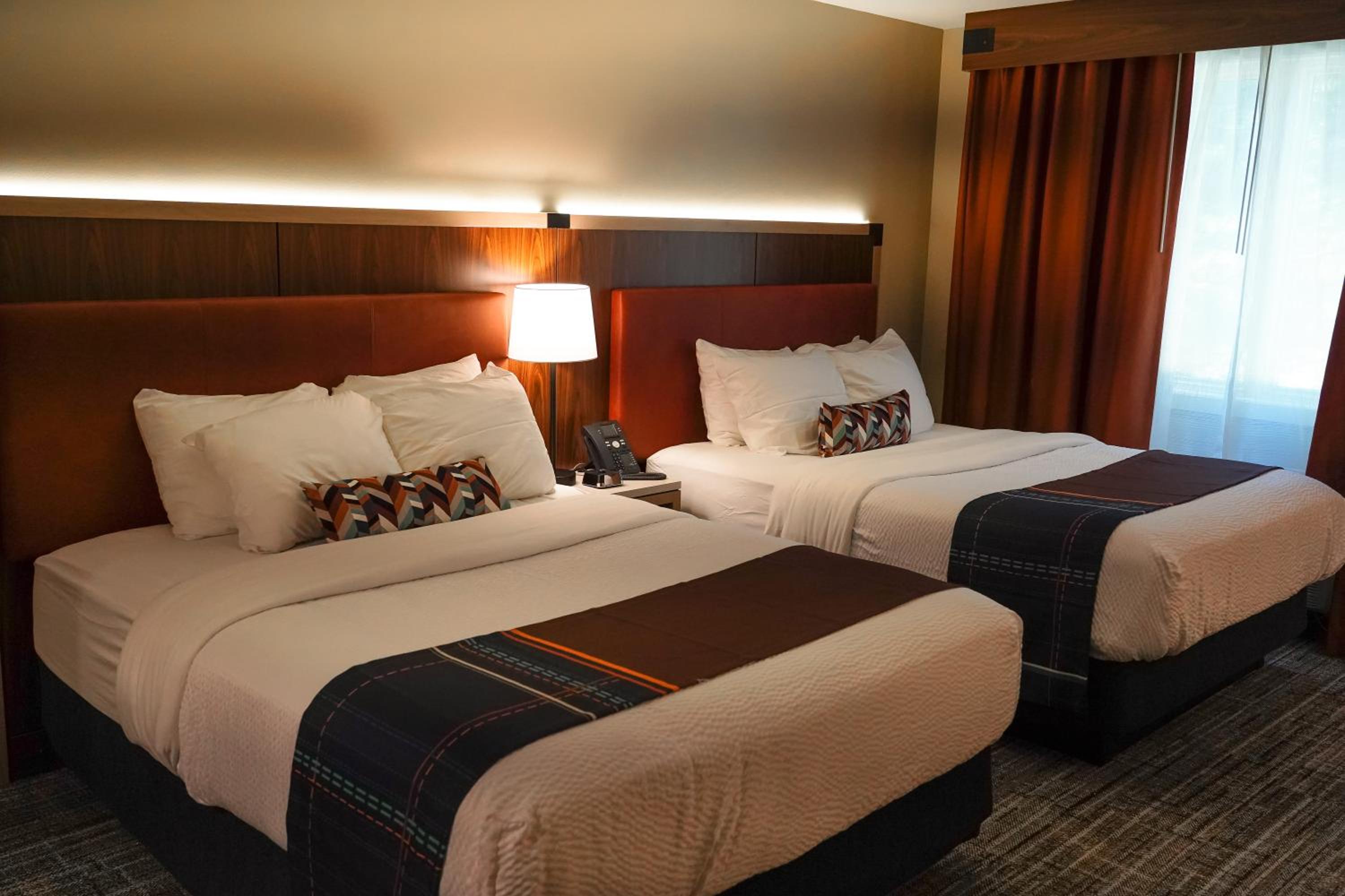 Deluxe Queen Room - Photo 1