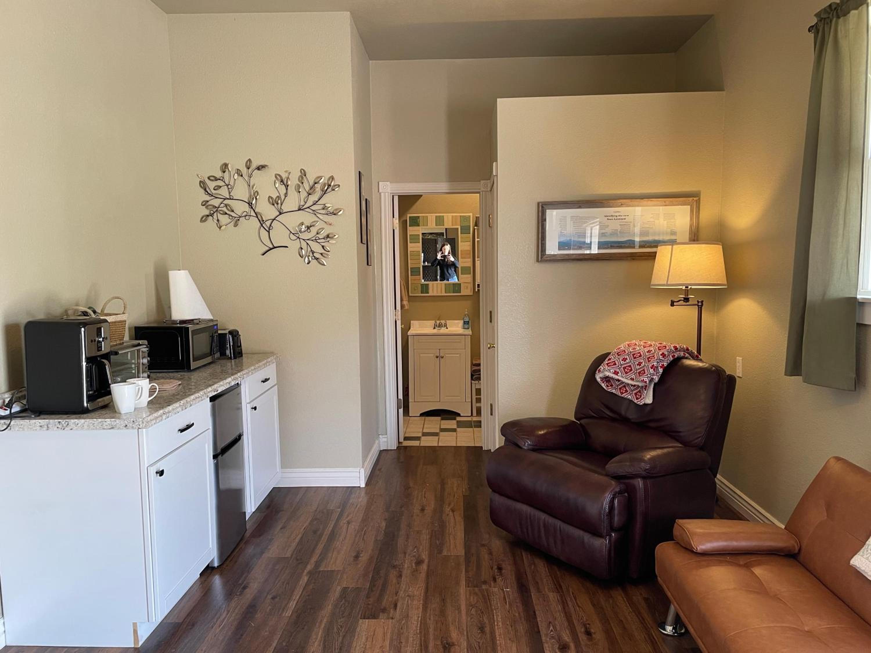 Studio Apartment photo 1