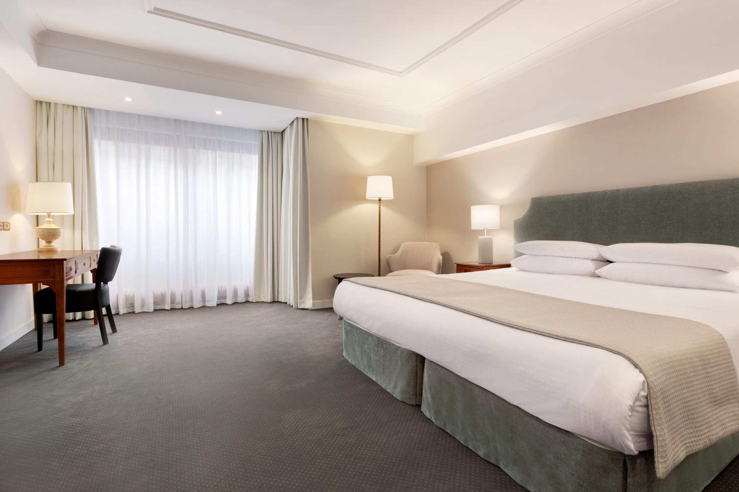 Executive Double Room - Non-Smoking - Photo 6