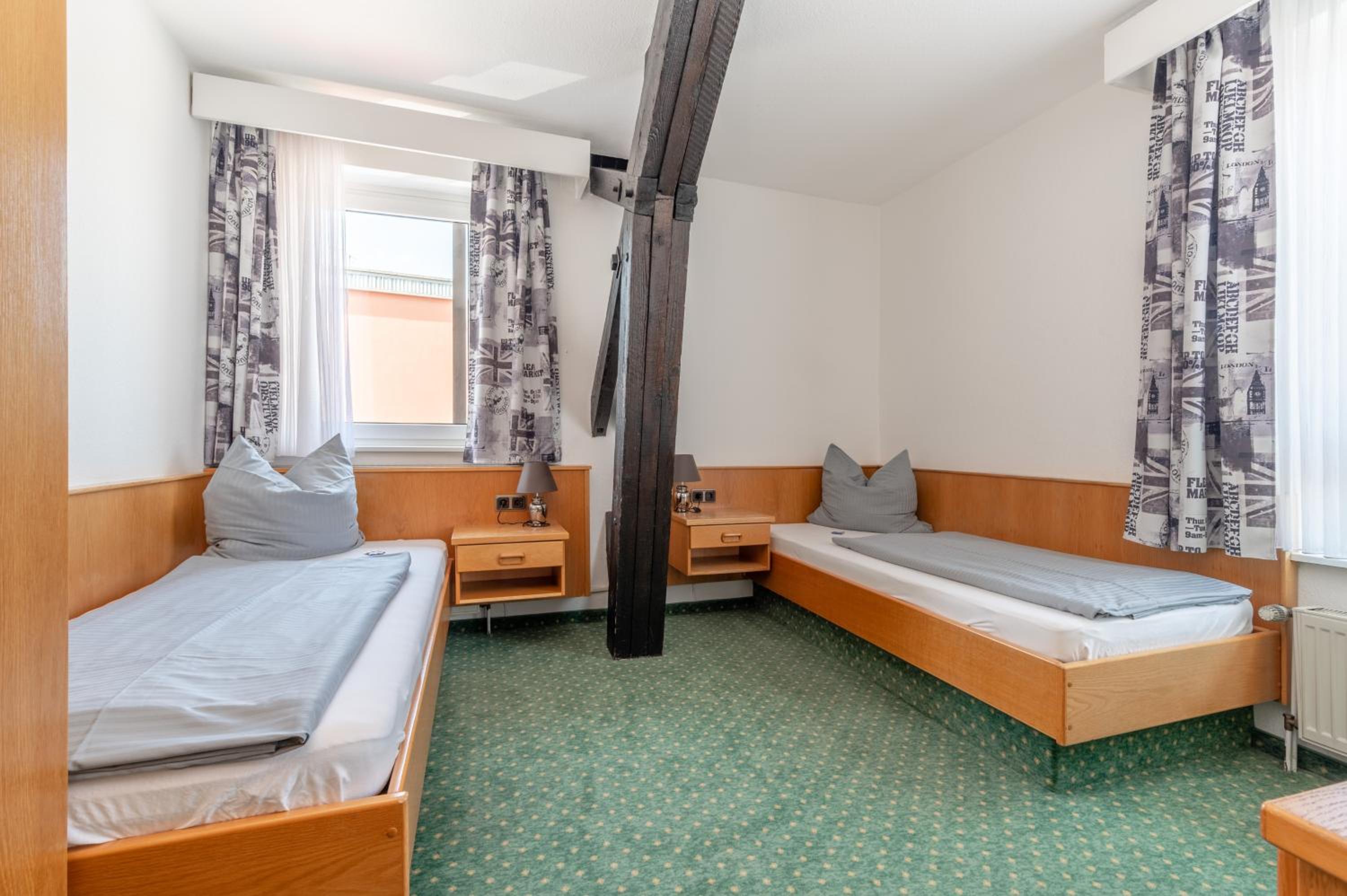 Twin Room - Photo 1