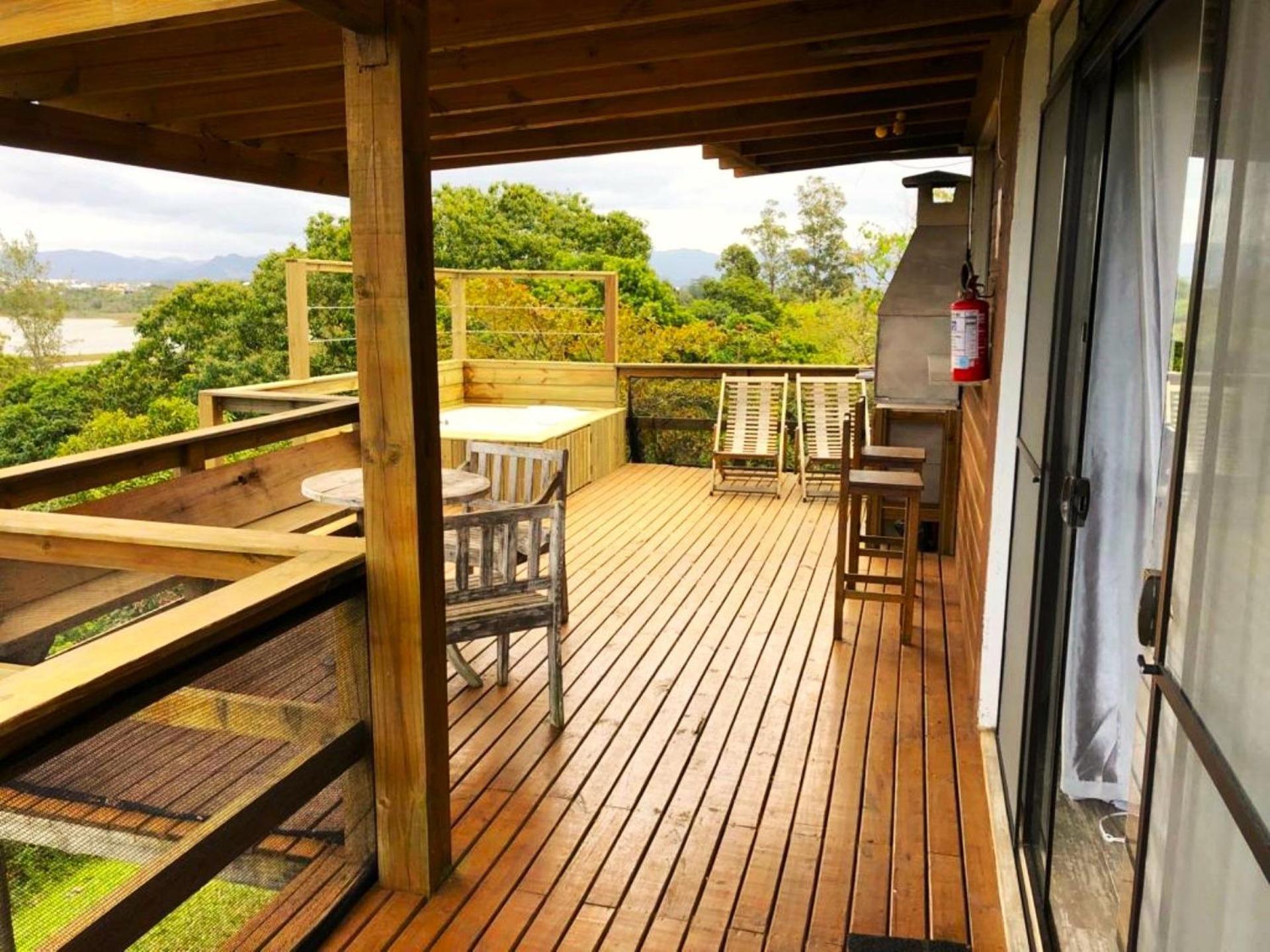 Suite with Hot Tub photo 3