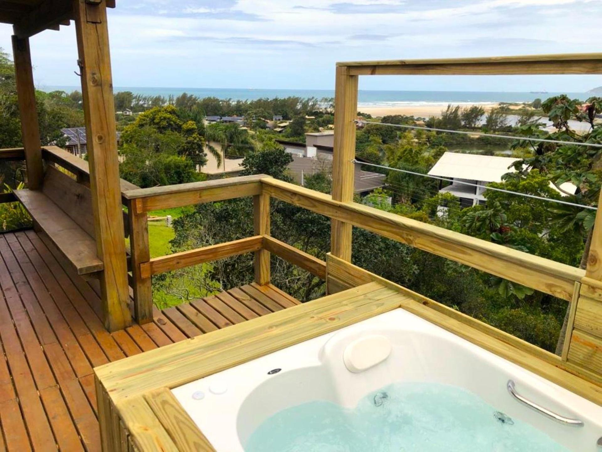 Suite with Hot Tub photo 2
