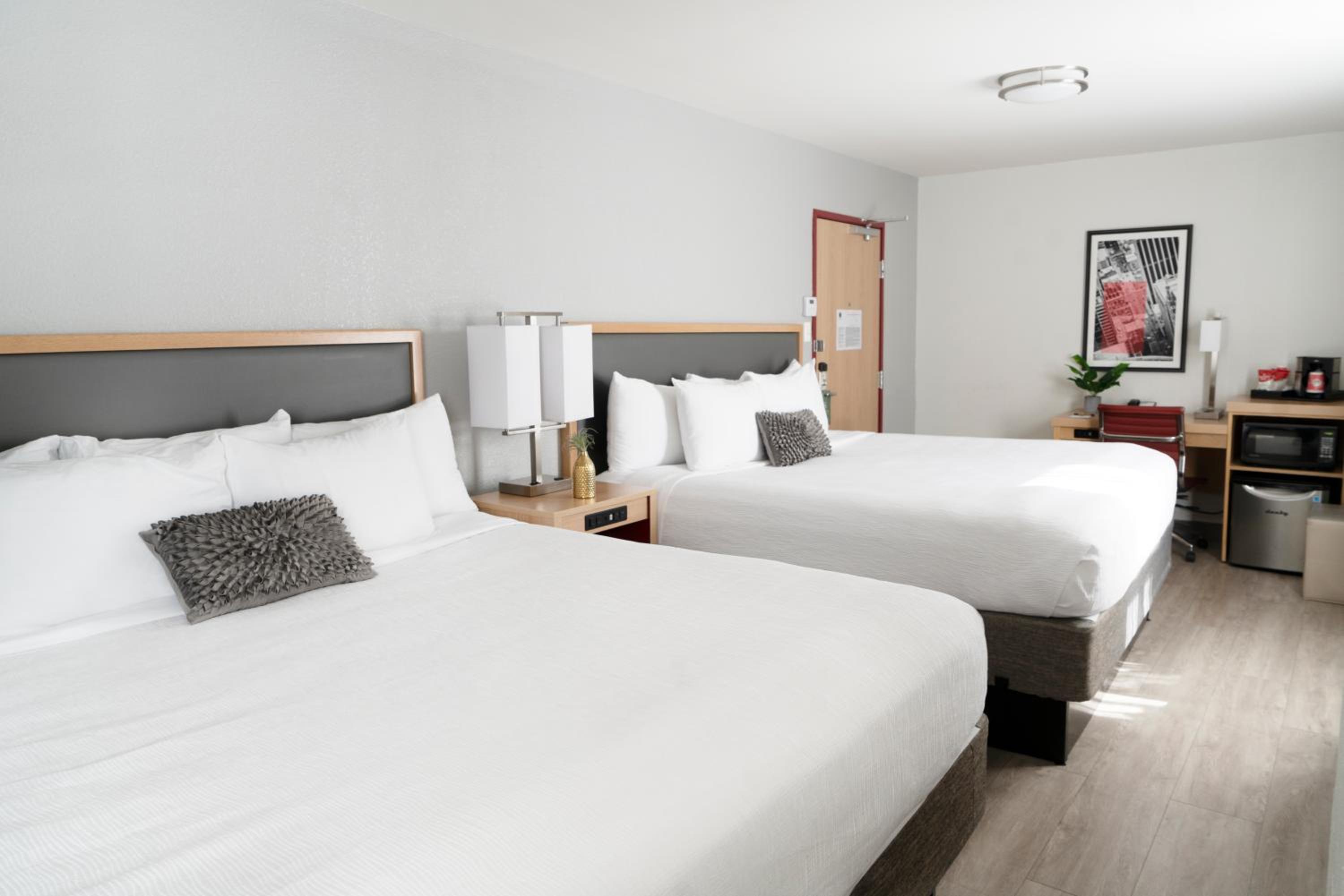 Premier King Room - Photo 6