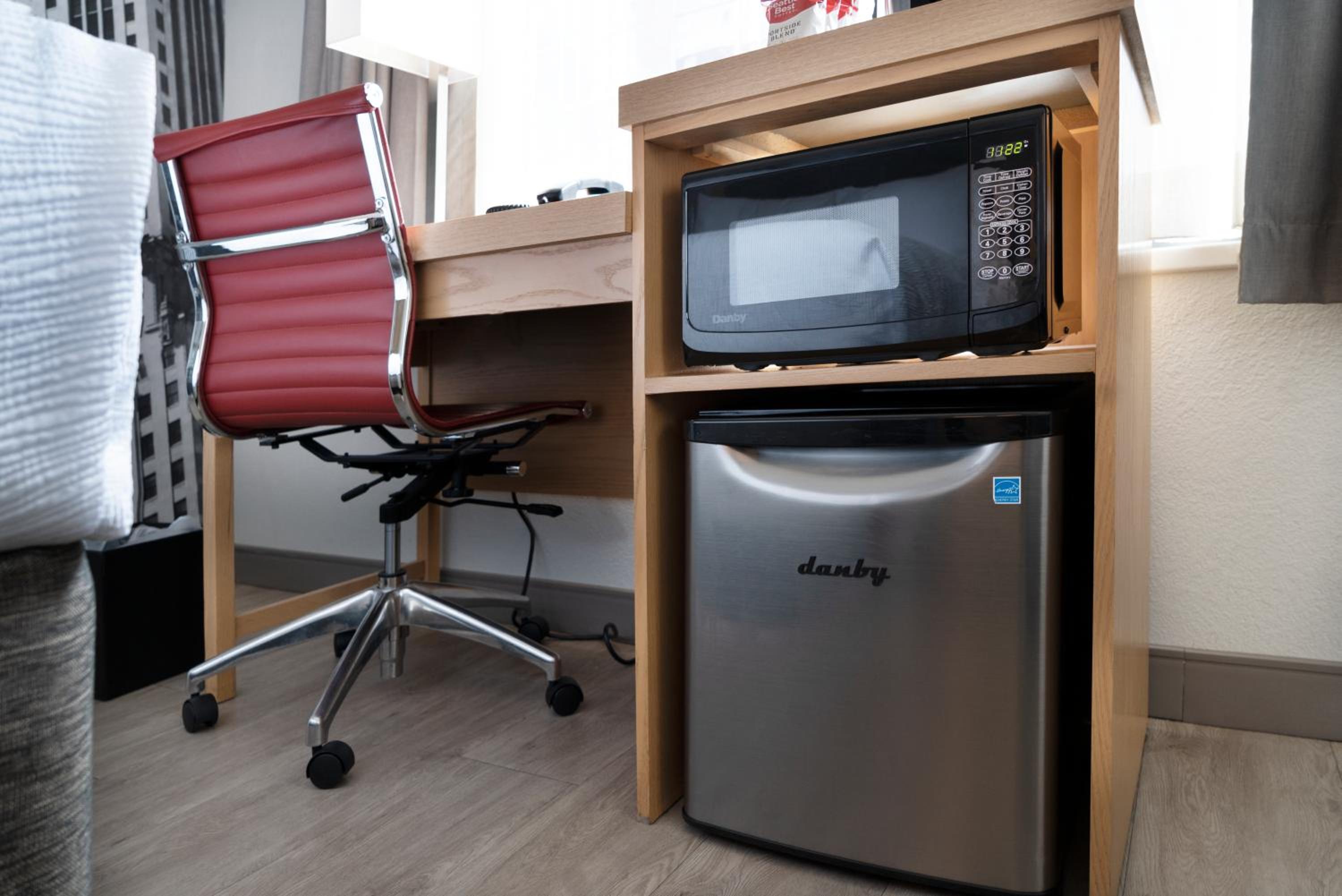 Deluxe Double Room with Two Double Beds - Photo 6