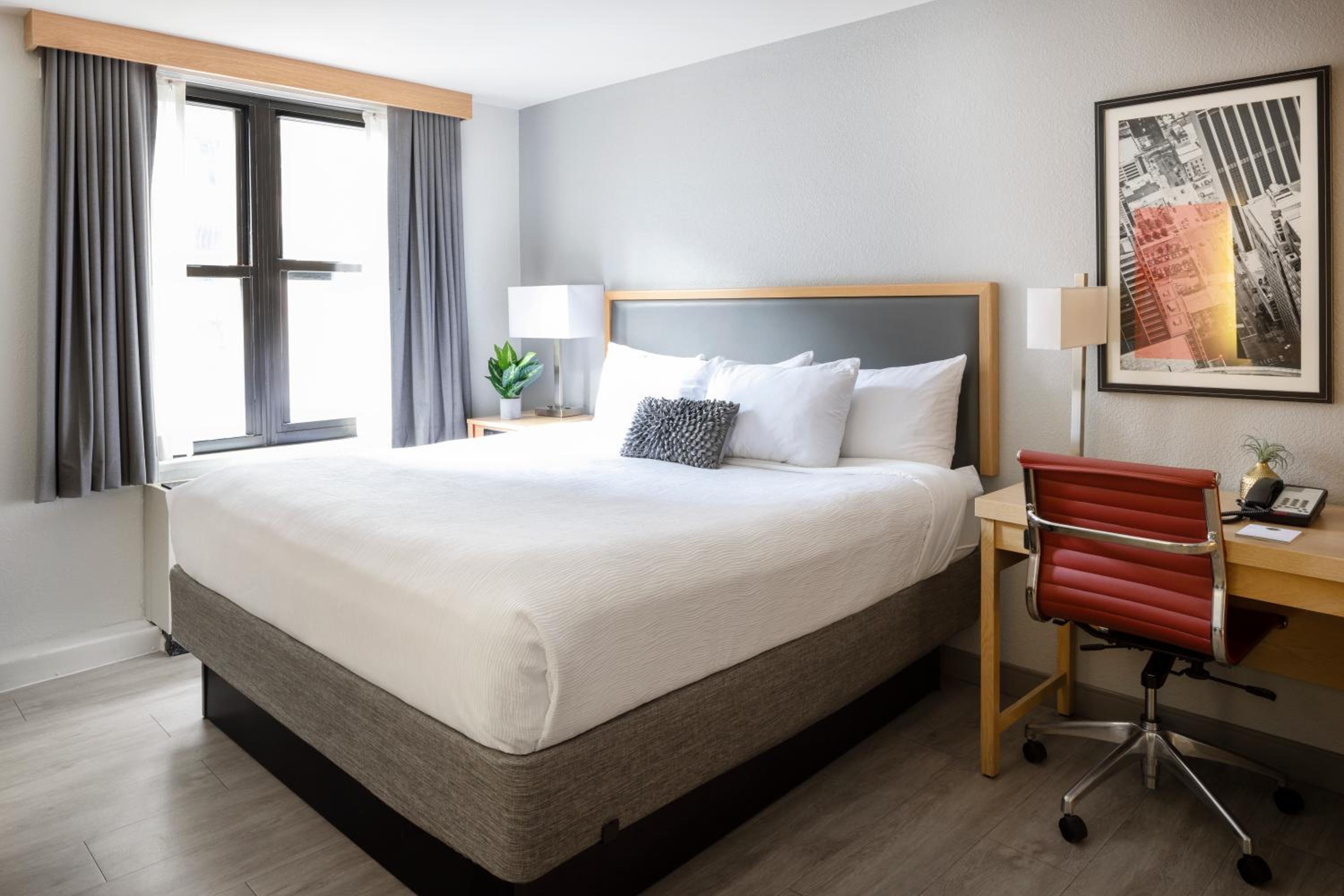 Superior King Room - Photo 8