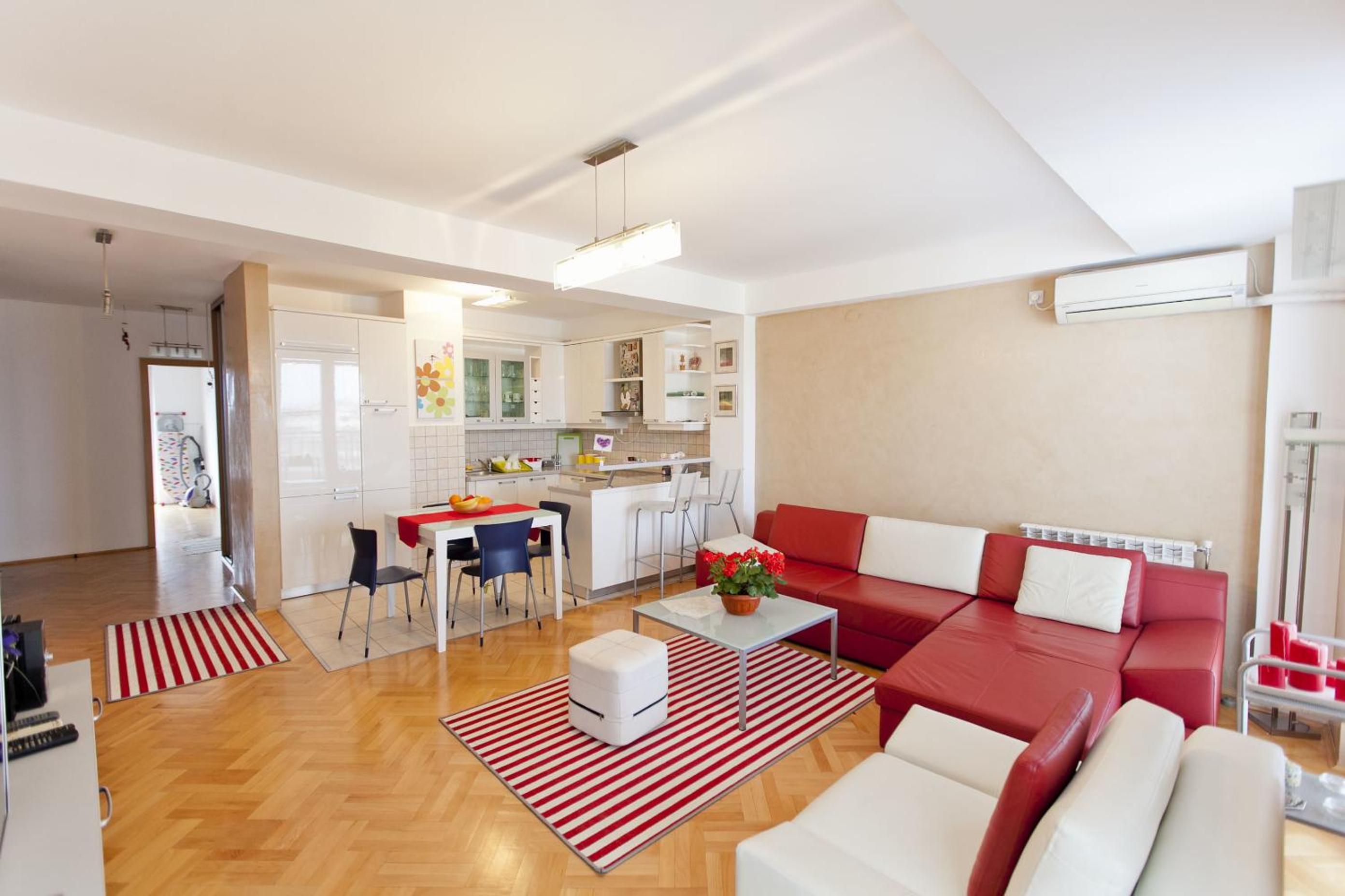 Luxury Two Bedroom Apartment - Platnik Str.