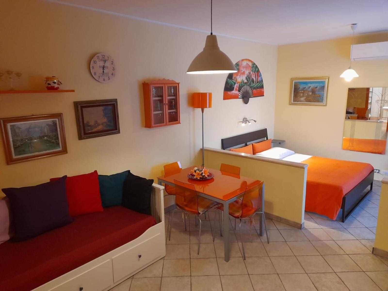 One-Bedroom House photo 1