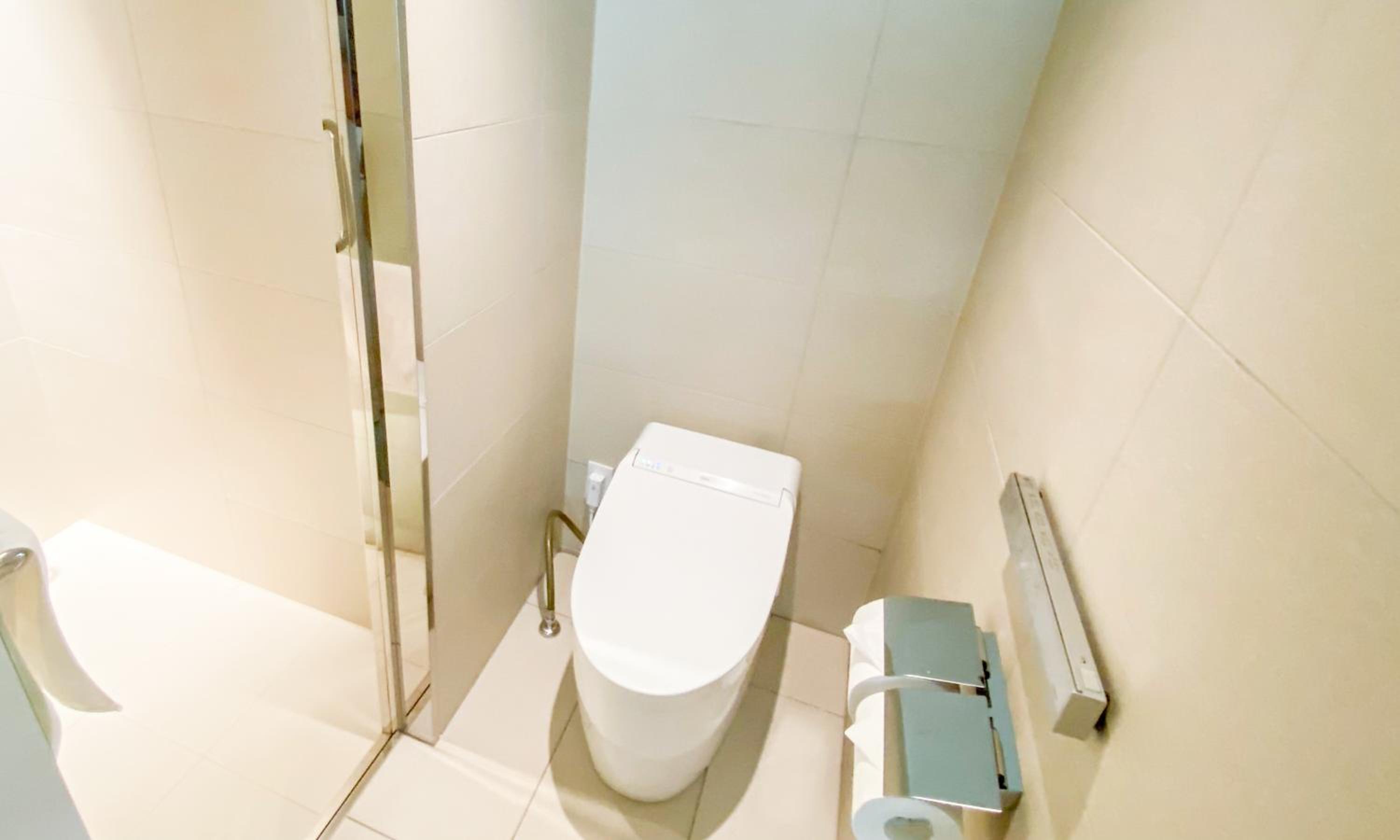 Twin Room - Disability Access photo 3